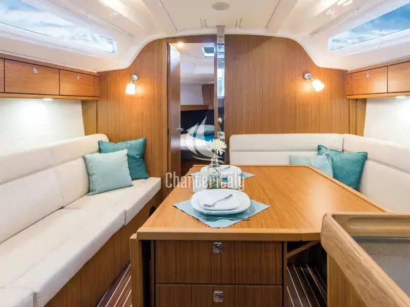 Bavaria Cruiser 37 - Bavaria Cruiser 37 - 2