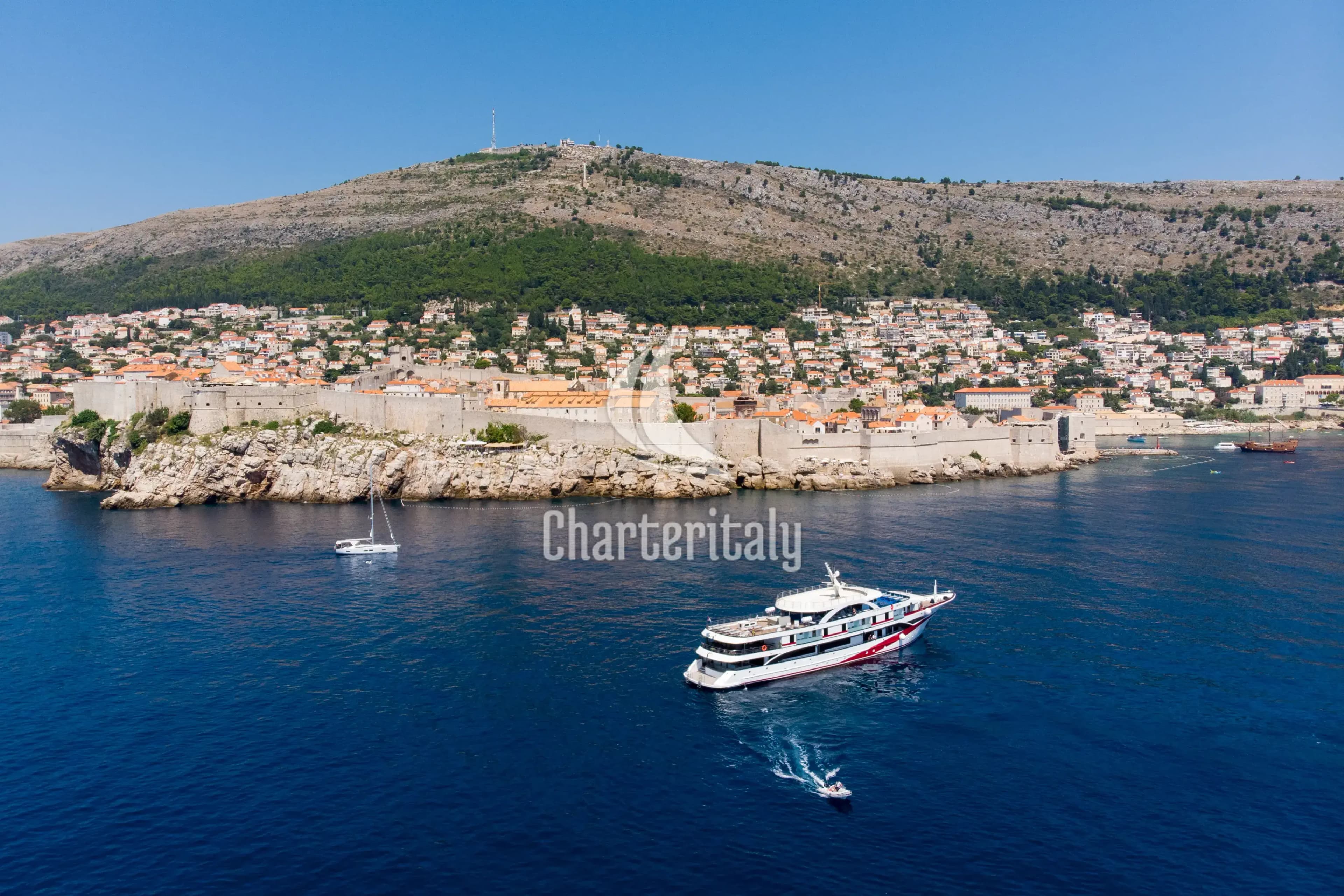 Luxury Motor Yacht - Antaris - 2