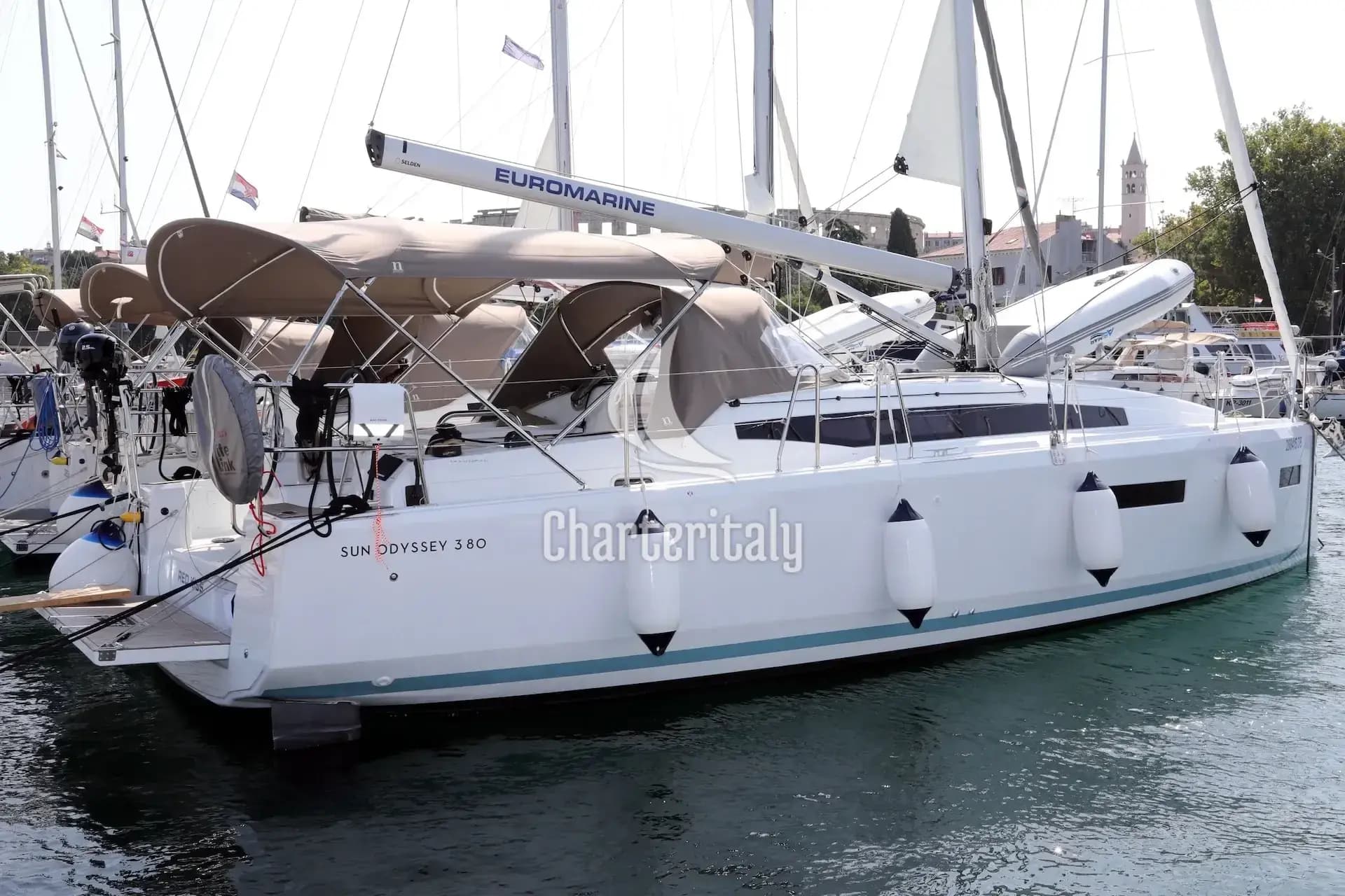 Sun Odyssey 380 - Red Kiss - 2