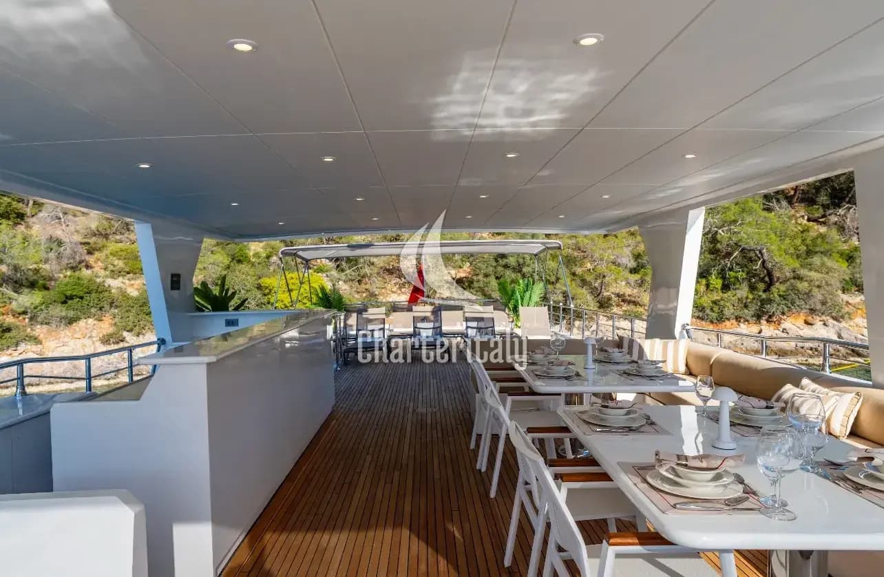 Motoryacht - Lila Trawler - 7
