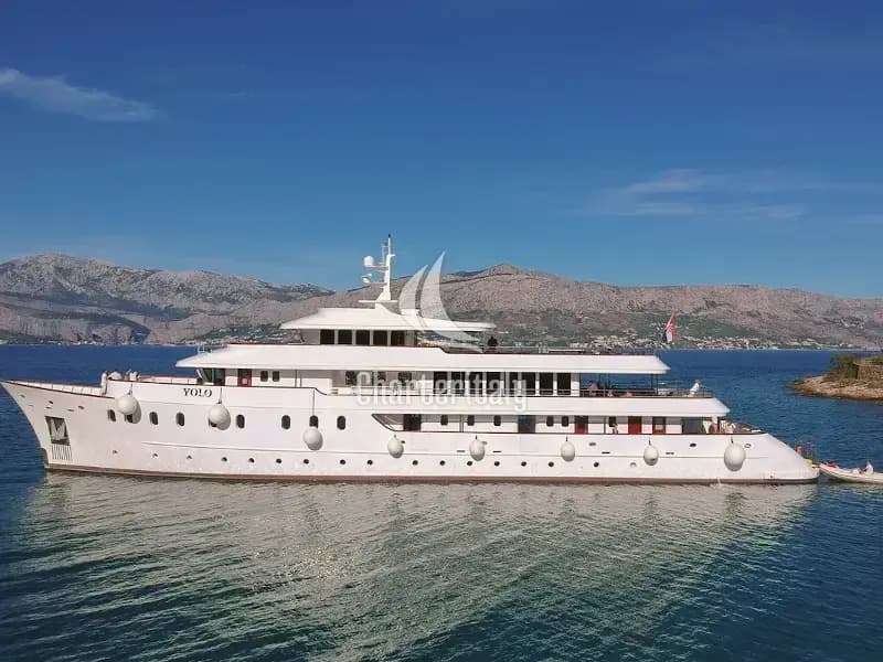 Motoryacht - Yolo - 1