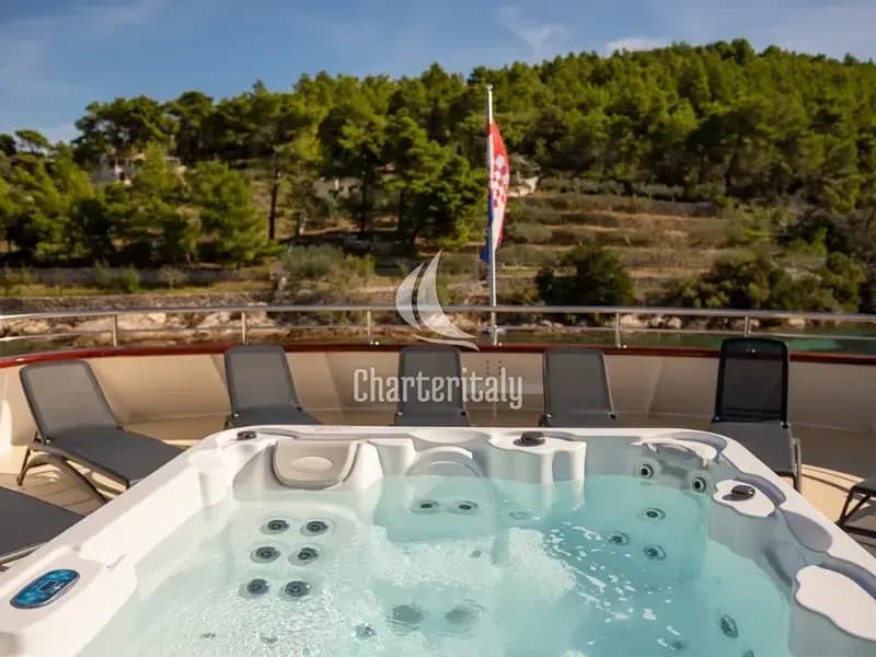 Motoryacht - Yolo - 9