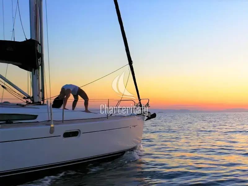 Sun Odyssey 39i - Bookie Too - 14