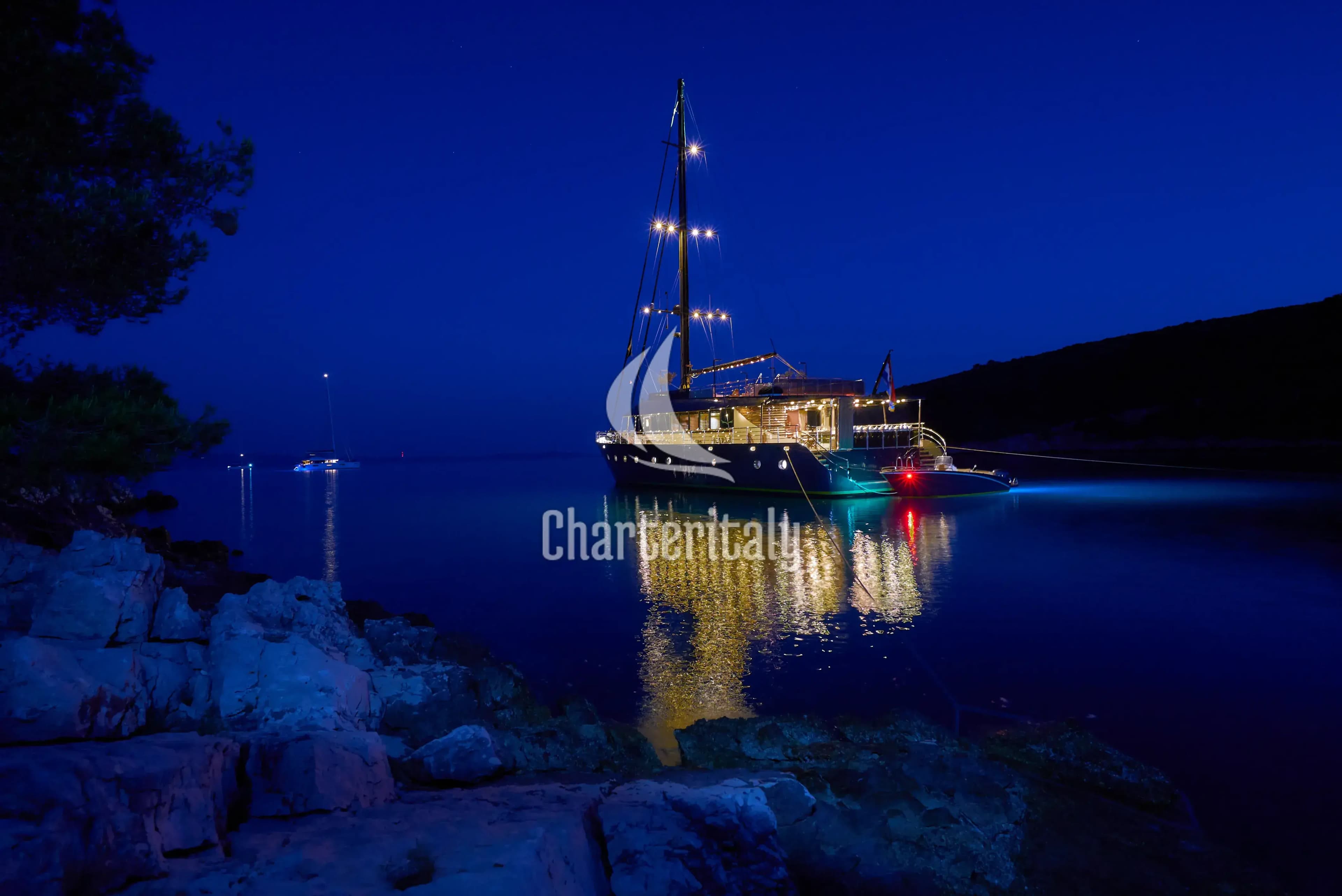 Luxury Sailing Yacht - Rara Avis - 17