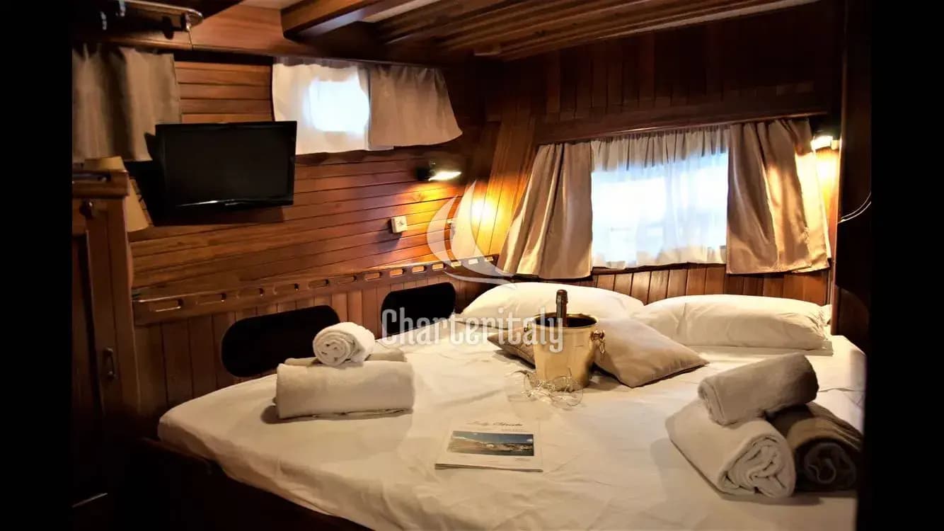 Gulet - Aeolian Island Cabin 1 - 16
