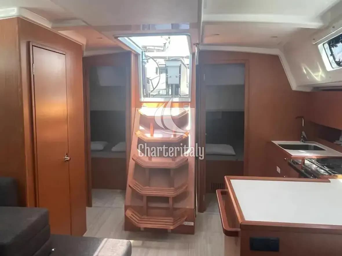 Bavaria C42 - BLACKBERRY - 6