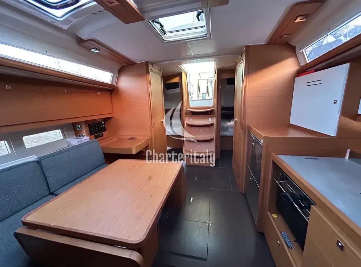 Dufour 390 GL - Sail Corvus - 17