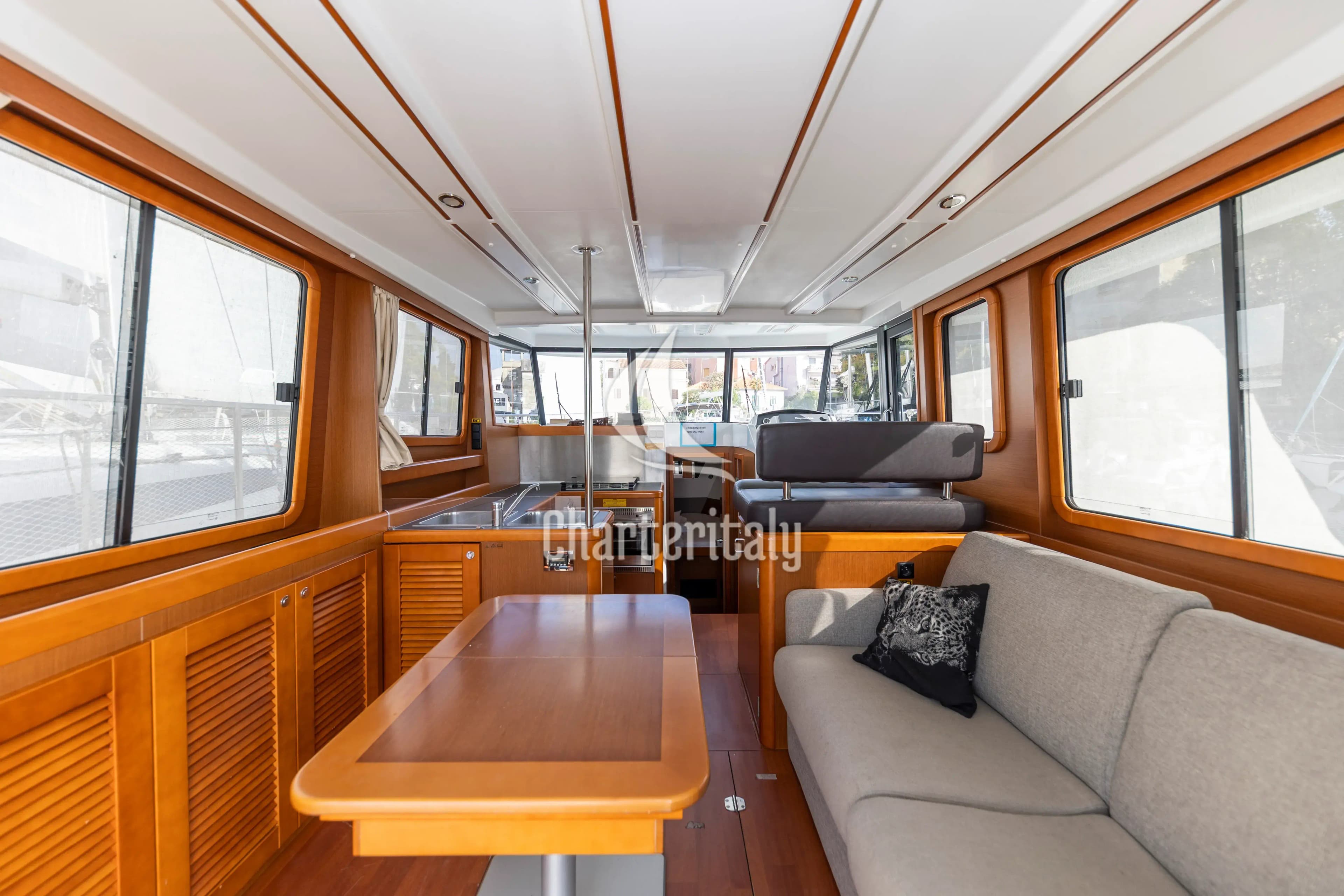 Swift Trawler 34 Fly - Blue Sky - 10