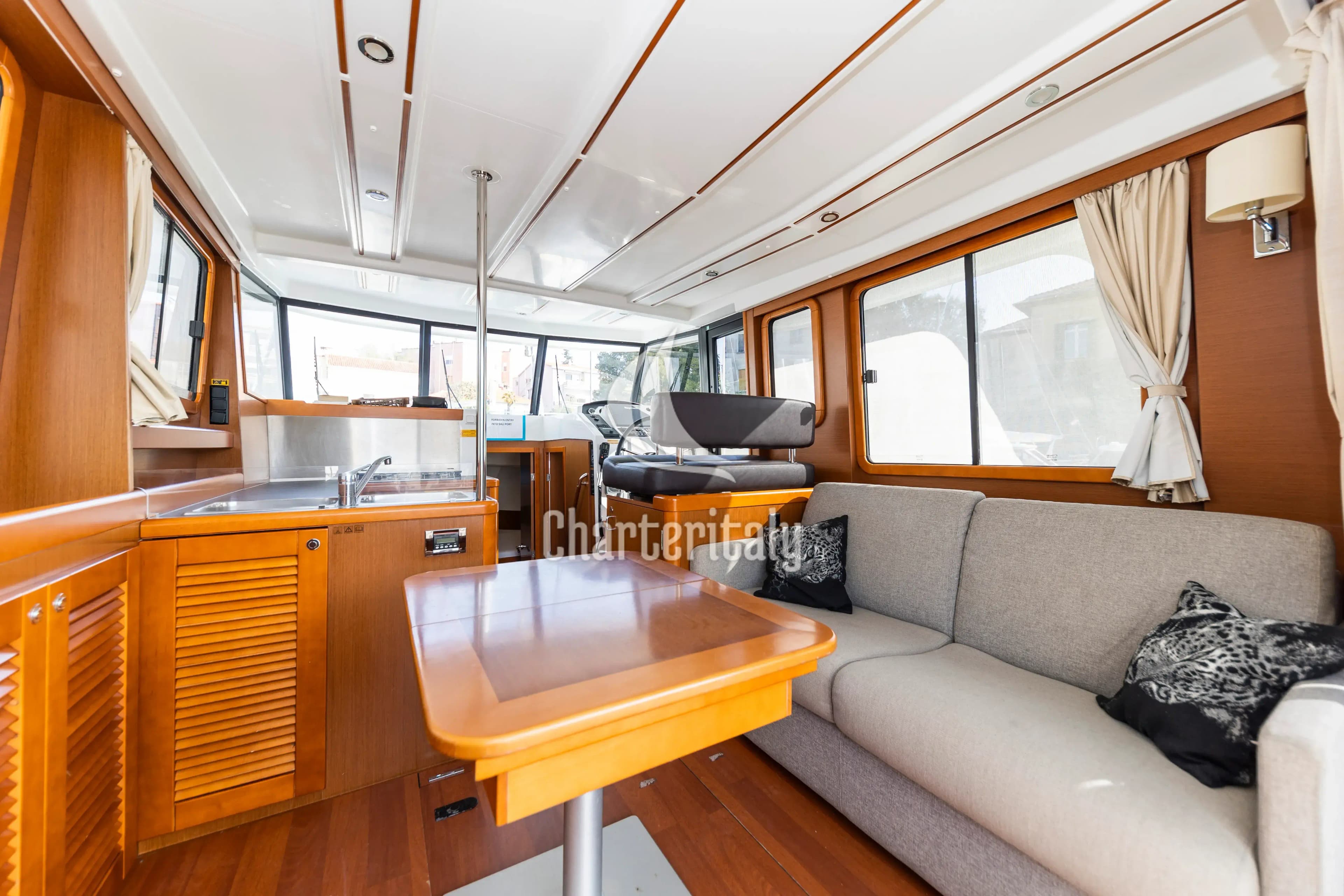 Swift Trawler 34 Fly - Blue Sky - 2