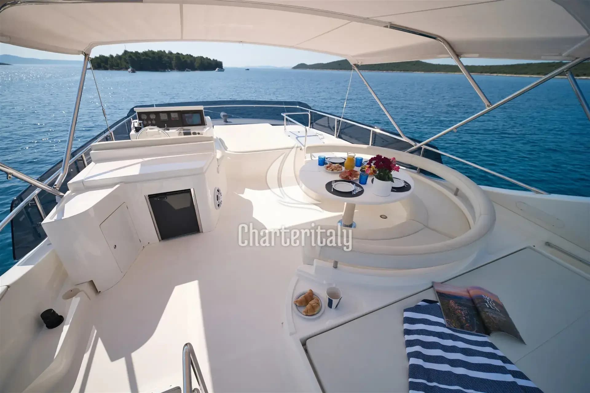 Ferretti 681 - Dominique - 14
