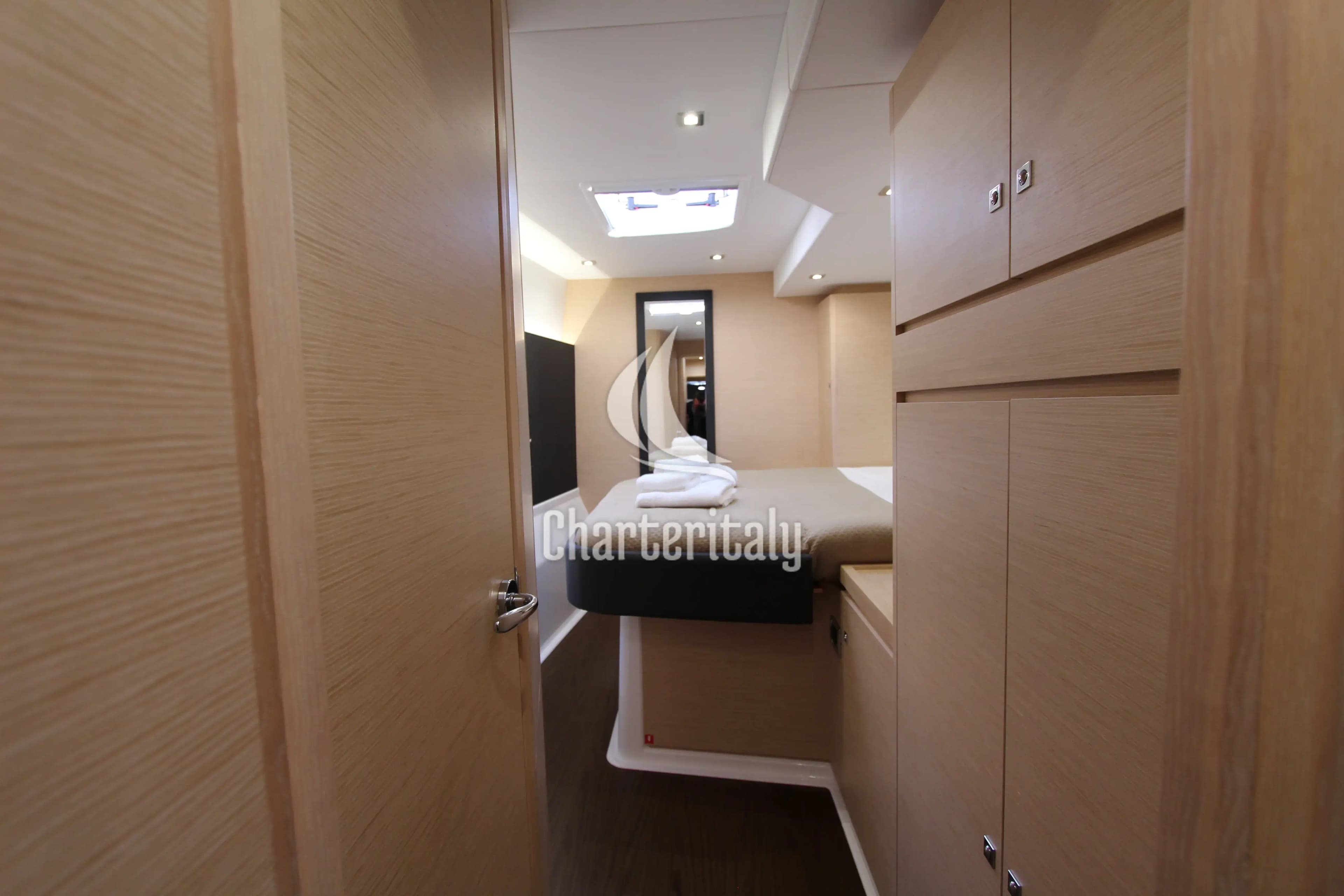 Dufour 48 Catamaran - 5 + 1 cab. - Amelie - 12