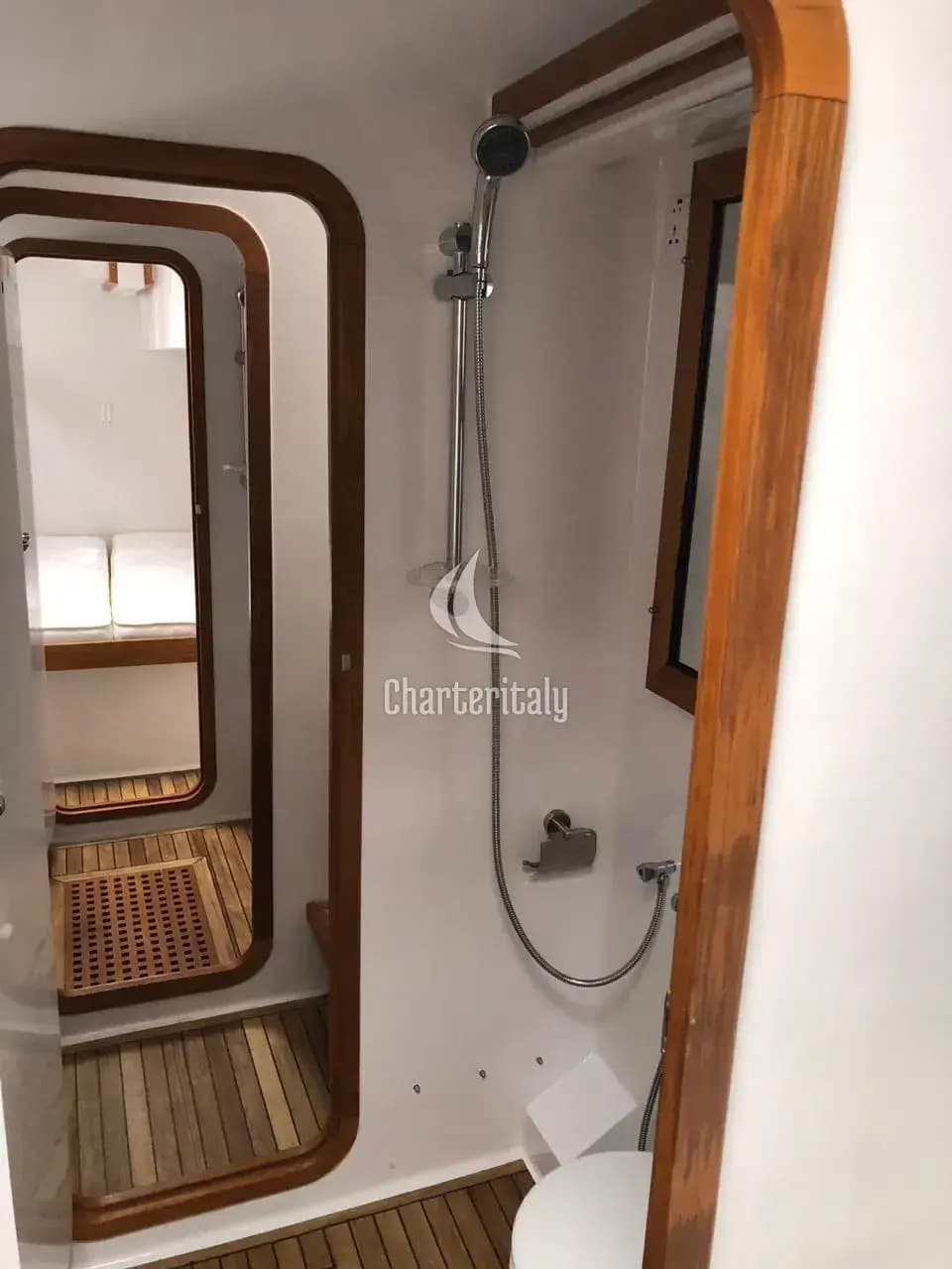 Catamaran - Emerald (cabin 5) - 9