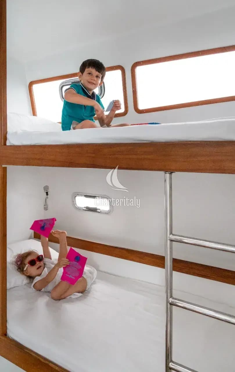 Catamaran - Emerald (cabin 5) - 13