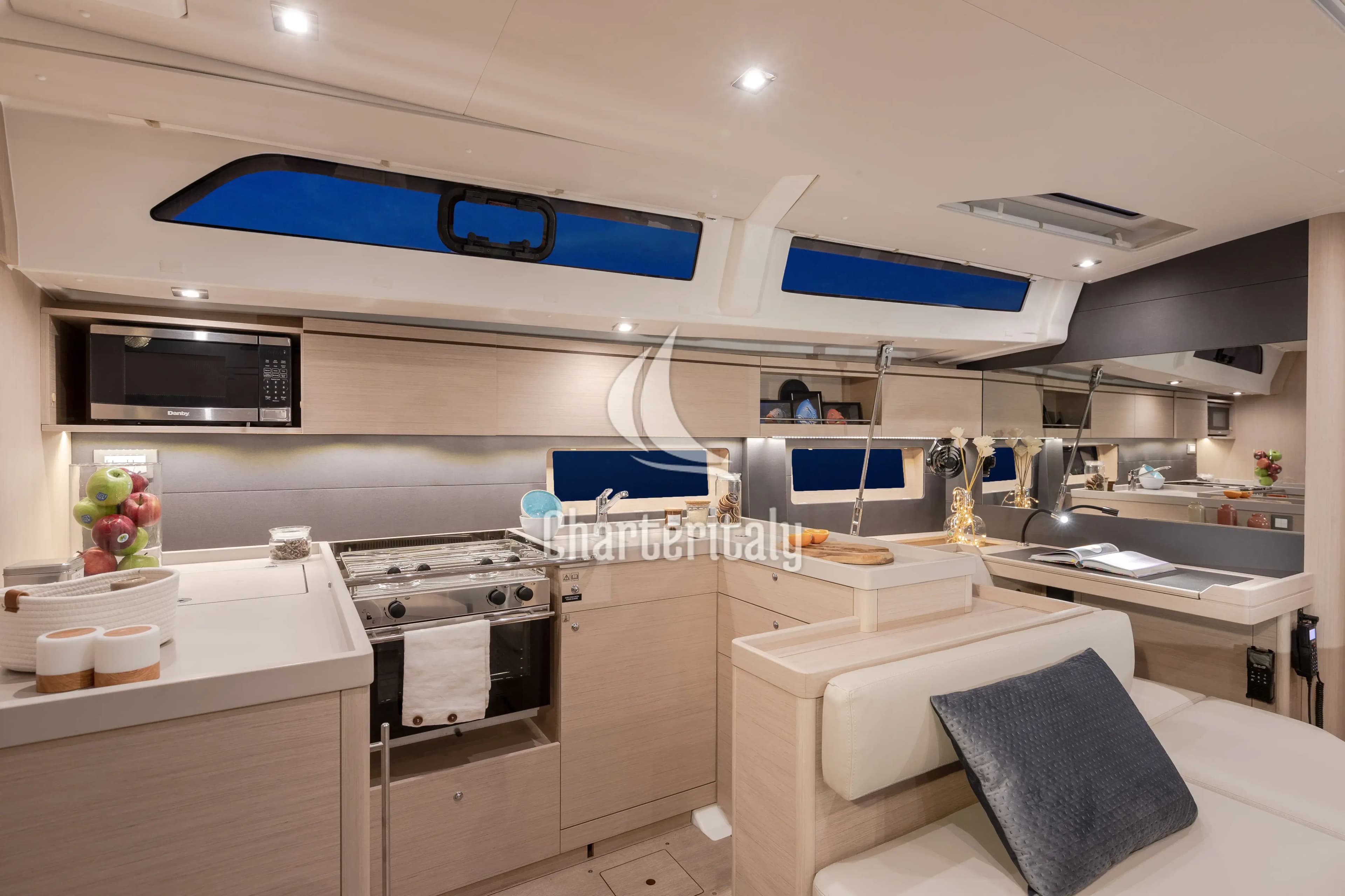 Sun Odyssey 52.2 - Moorings 52.4 Club - 5