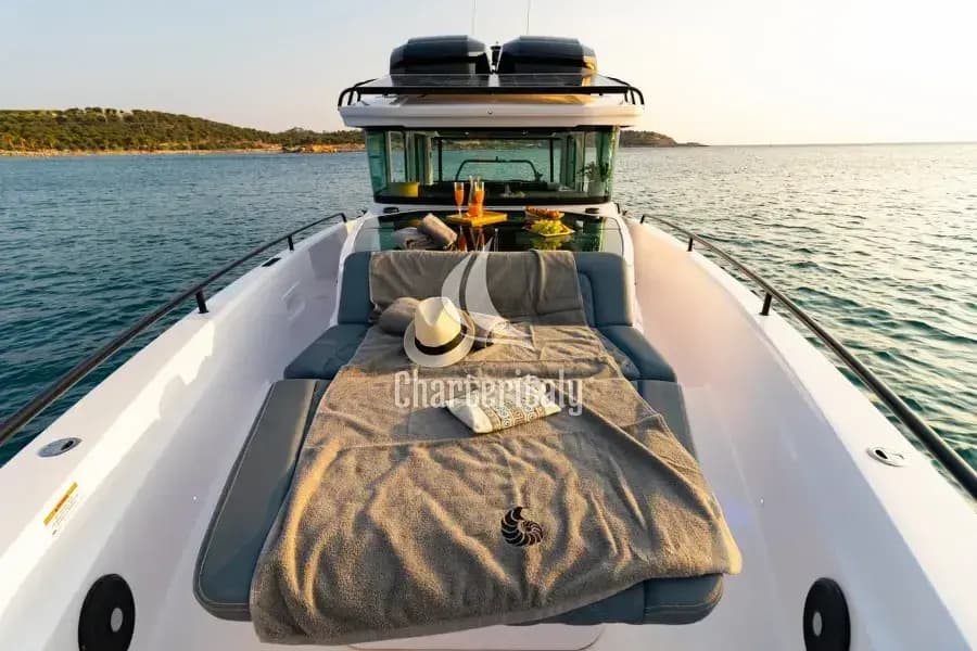 Axopar 37 XC Cross Cabin - MY CHARACTER - 82