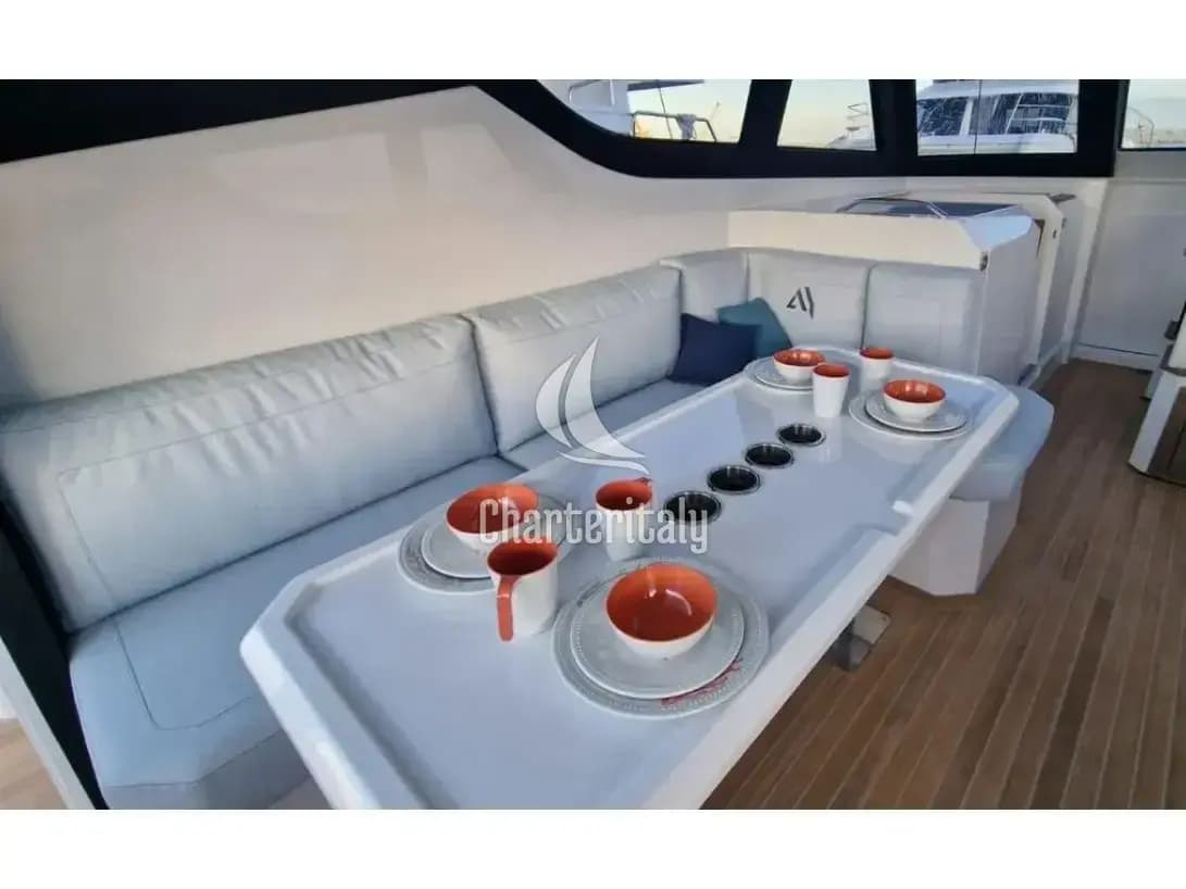Aventura 38 SC - Falcon II - 7