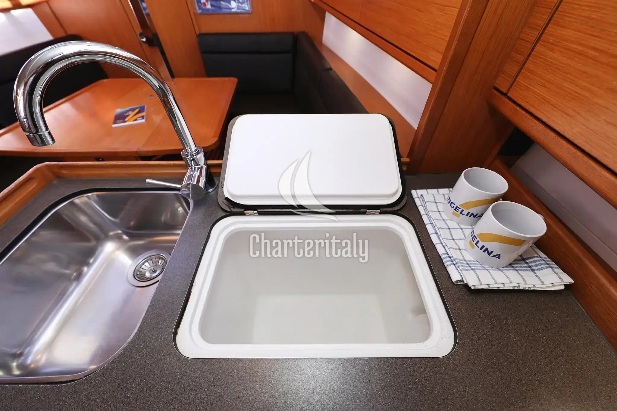 Bavaria Cruiser 33 - Dolce Vita - 38