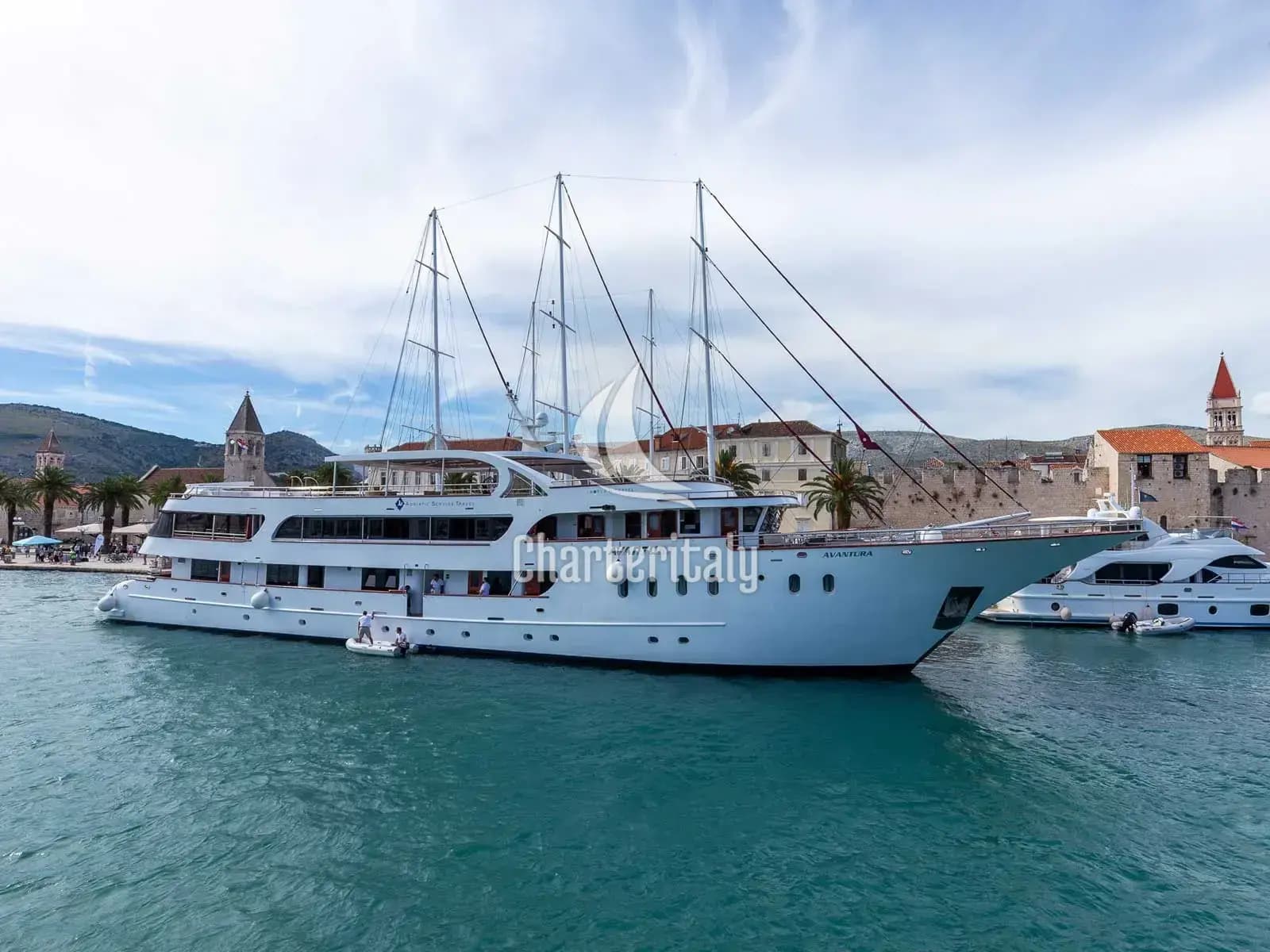 Motoryacht - MS Avantura - 1