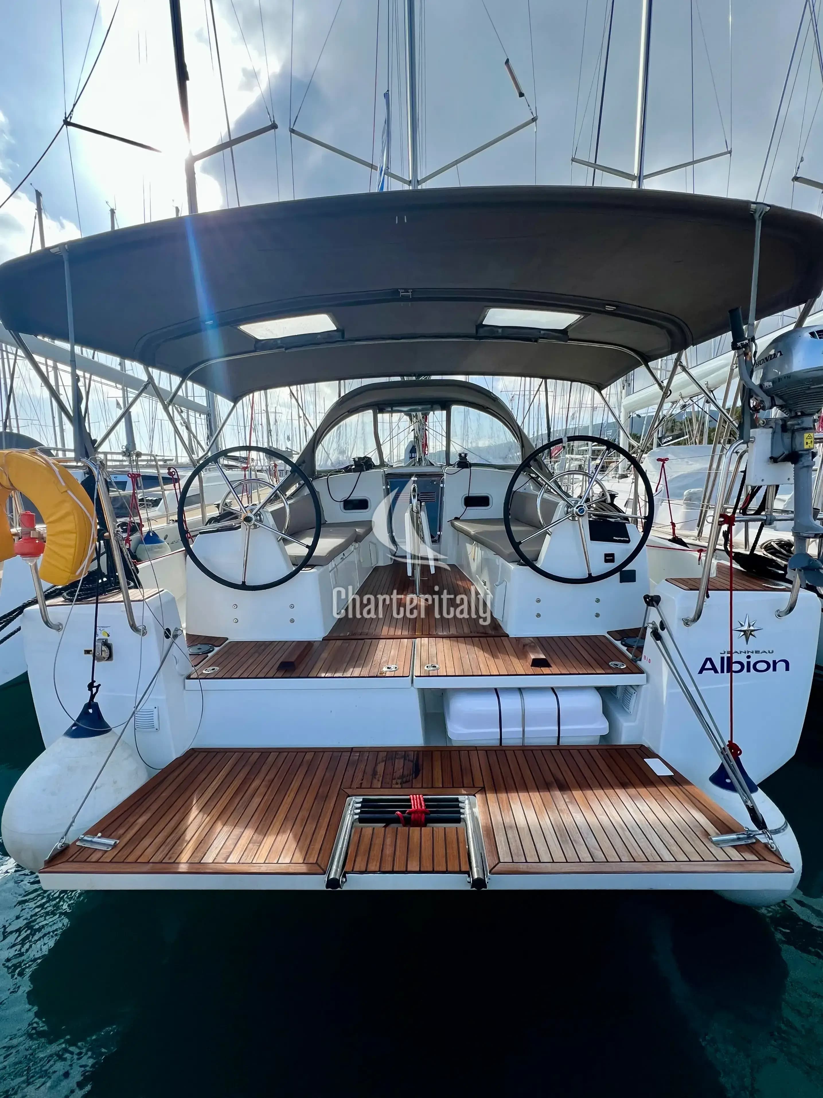 Sun Odyssey 380 - Albion - 10