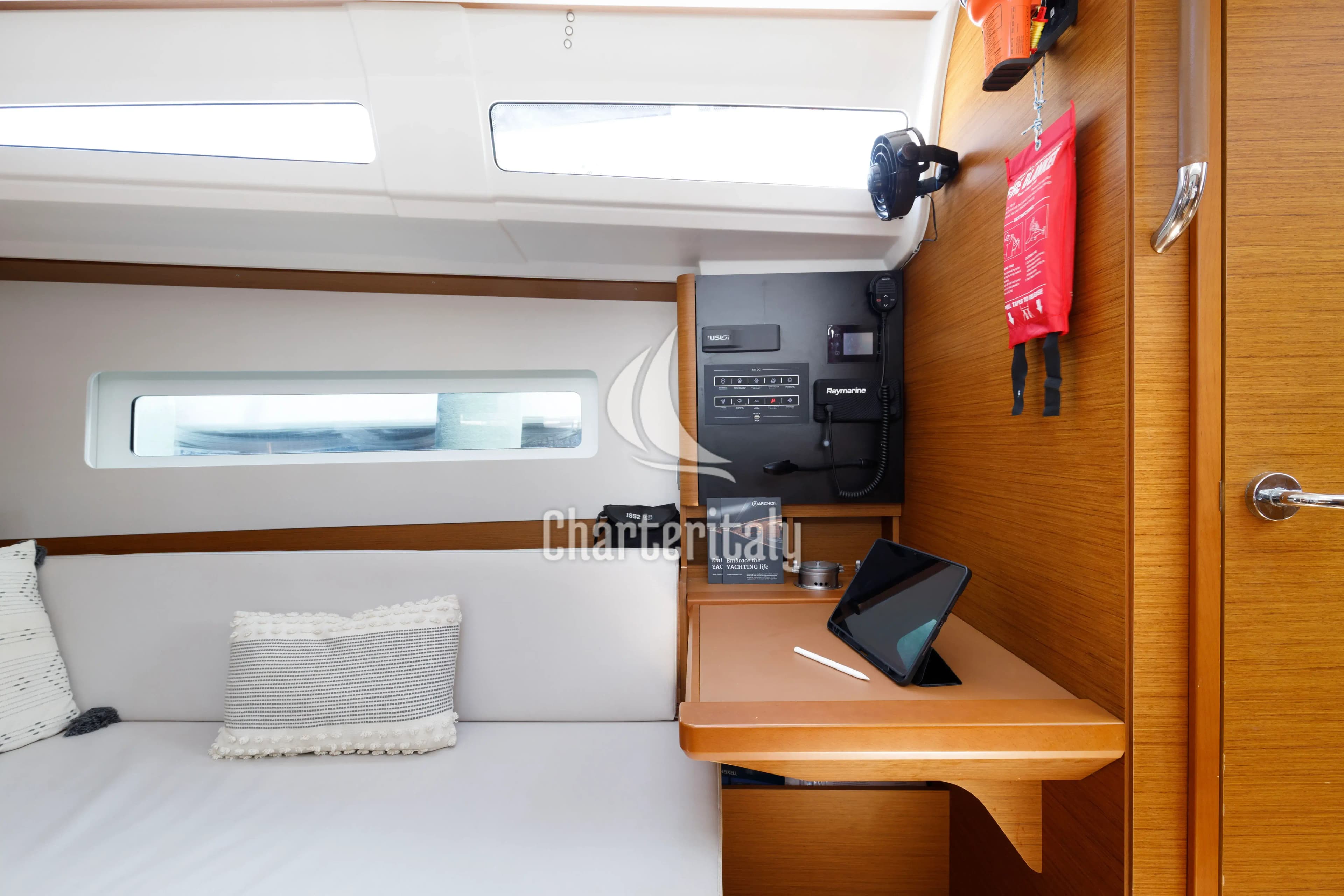 Sun Odyssey 380 - Albion - 4