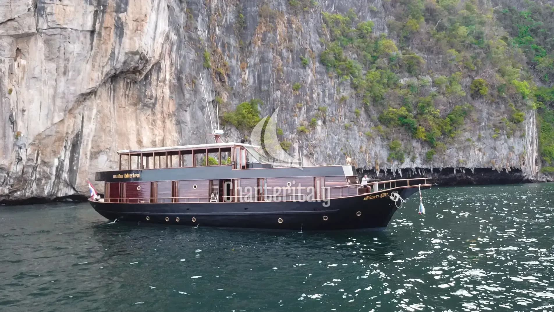 Motoryacht - Maha Bhetra - 10