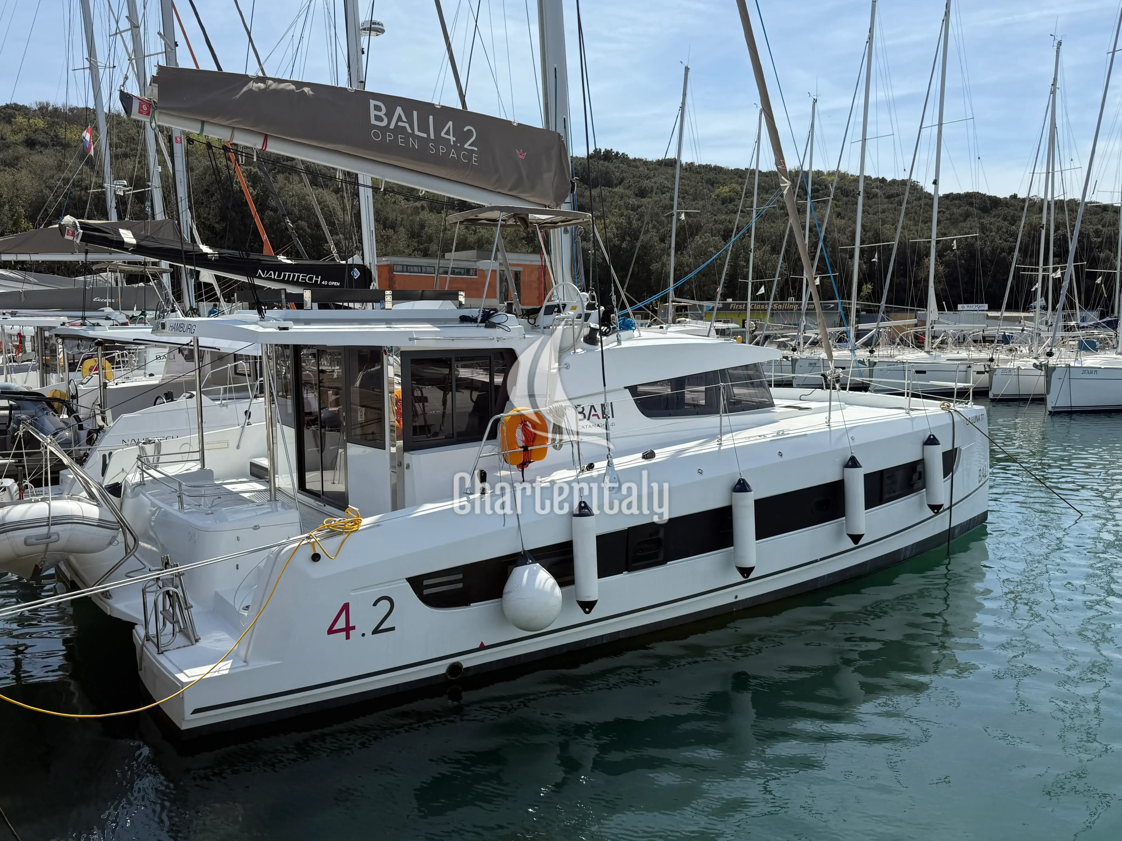 Bali 4.2 - La Luna 77 - 1