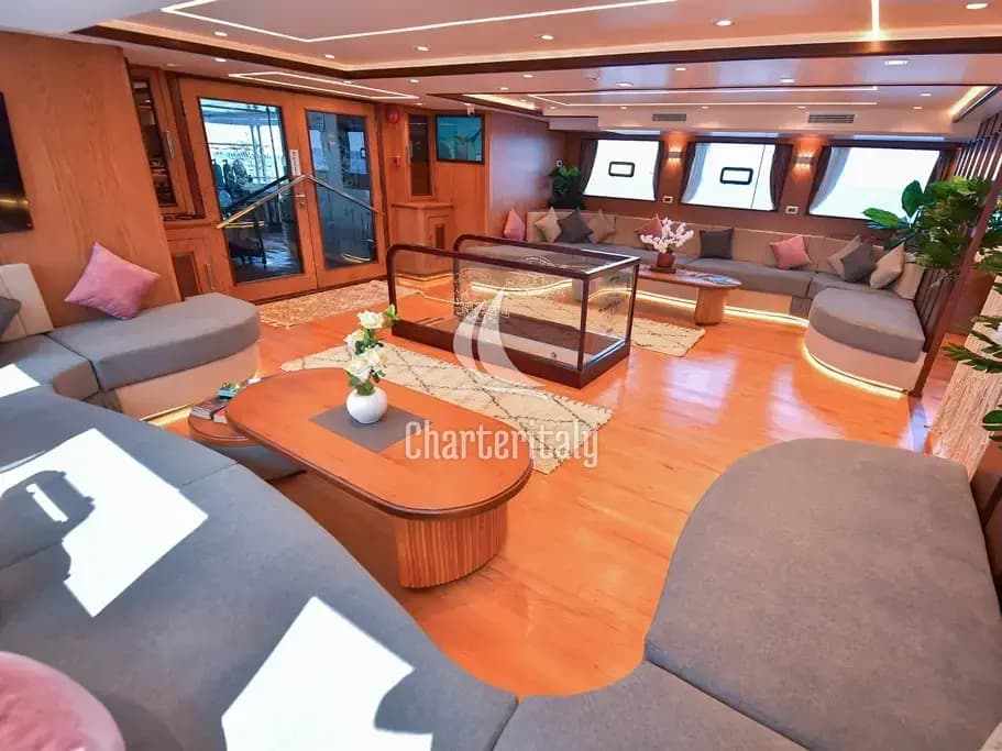 Luxury Motor Yacht - Comfort cabin upper deck 3 - 7