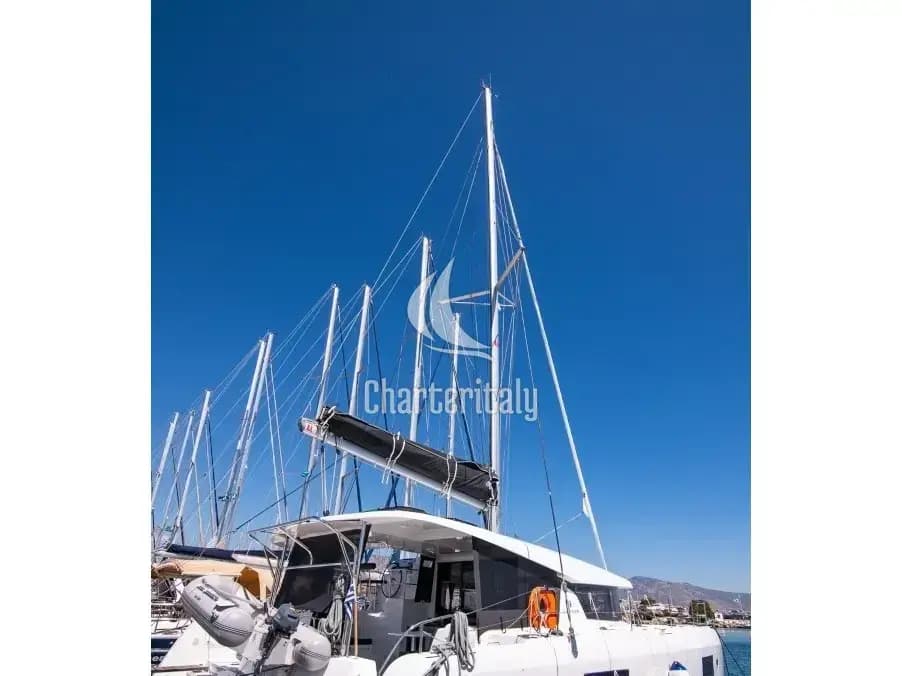 Lagoon 42 - Blue Trident - 1