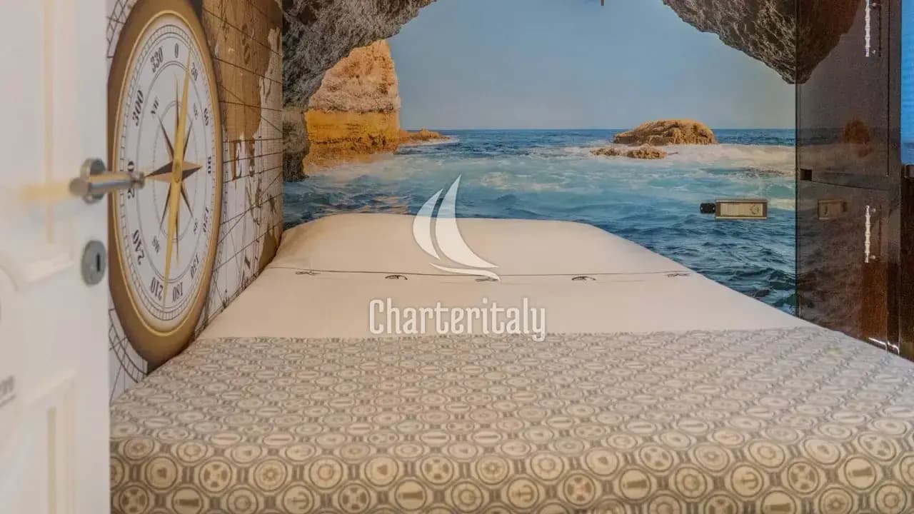Luxury Motor Yacht - Den Den - 14