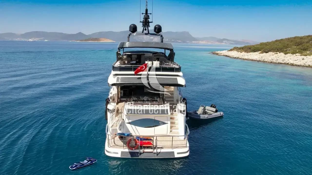 Luxury Motor Yacht - Den Den - 9