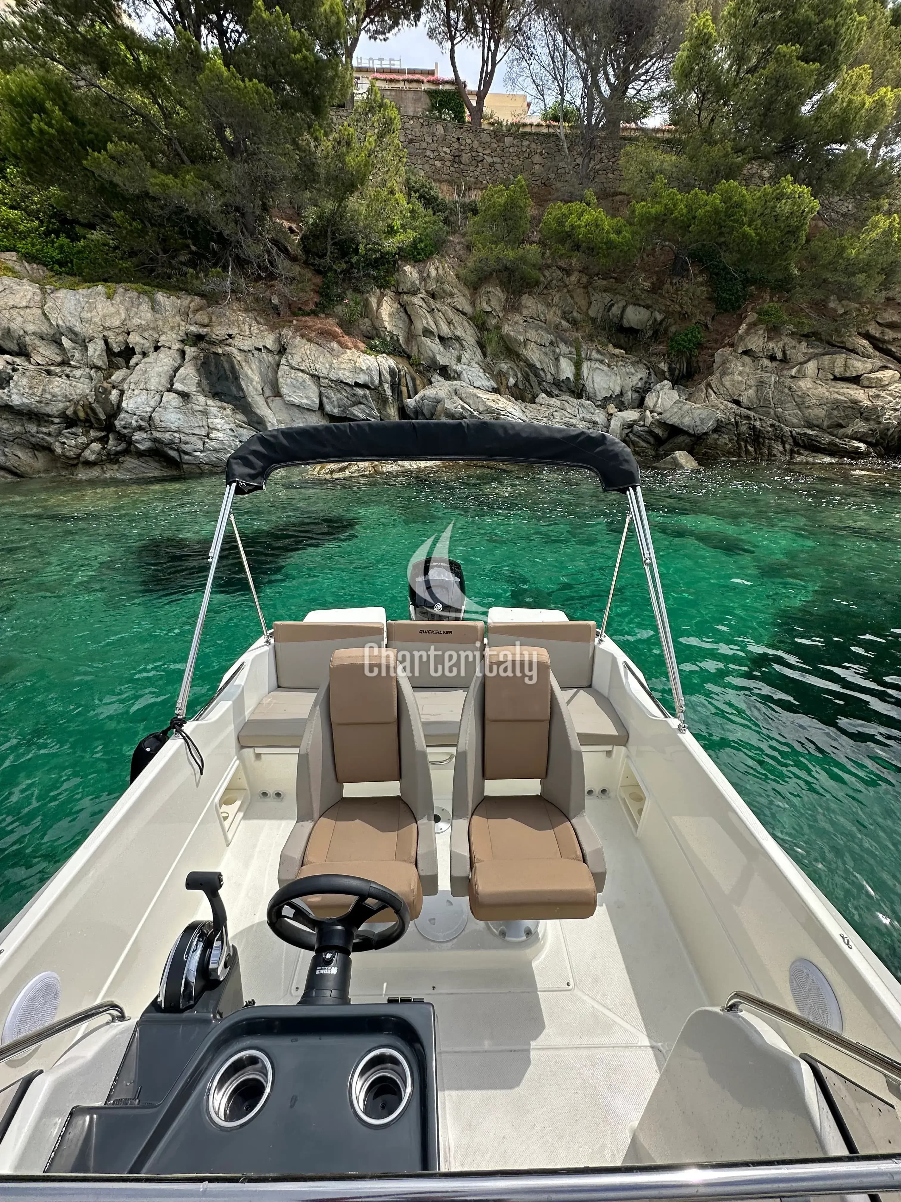 Quicksilver Activ 675 Open - Firulais - 7