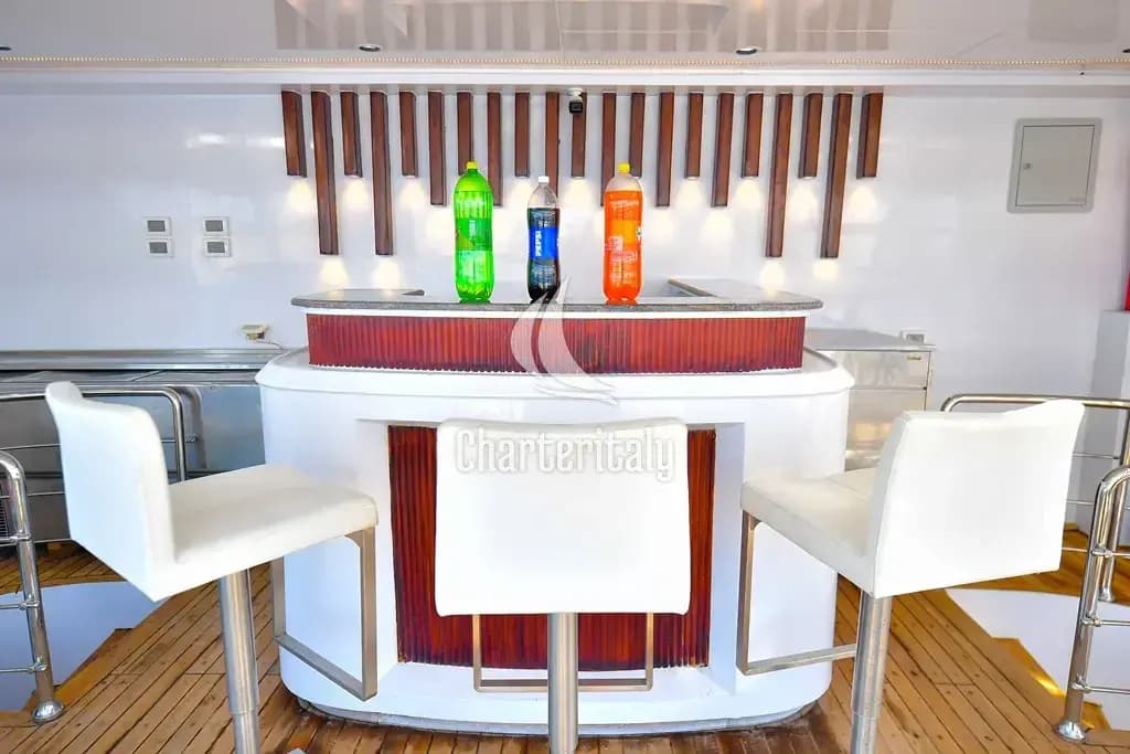 Luxury Motor Yacht - Comfort cabin upper deck 2 - 6