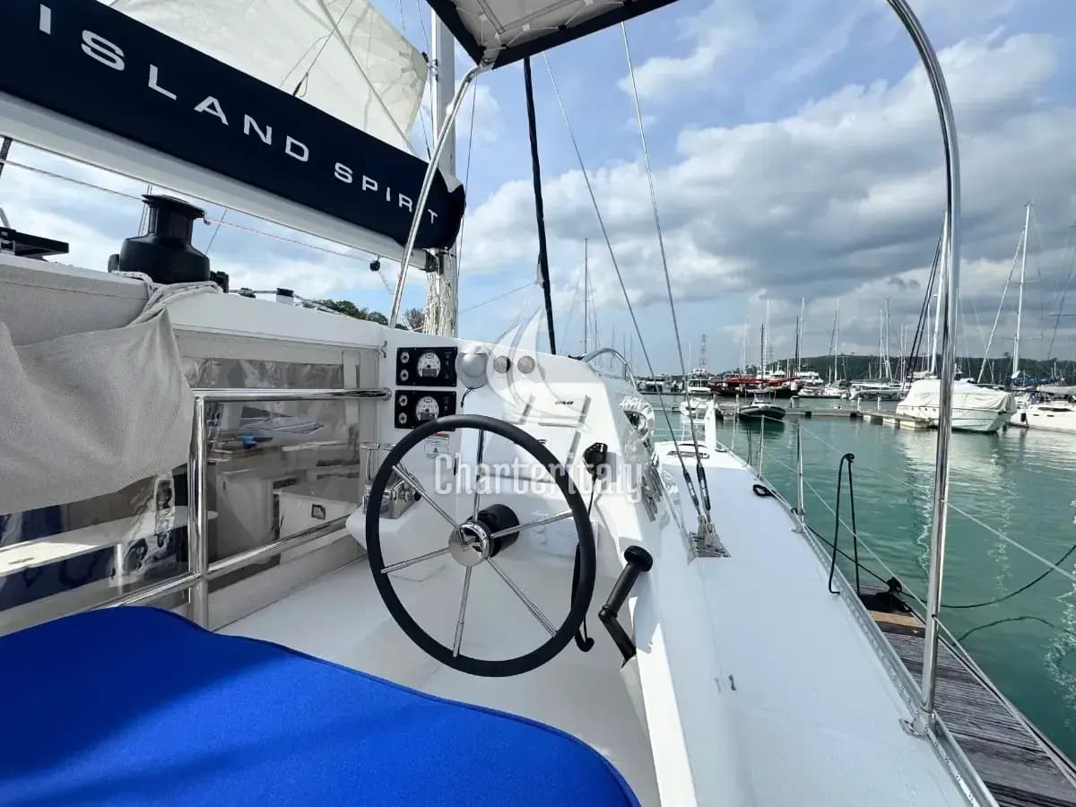 Island Spirit 410 - Isle Phantom - 7
