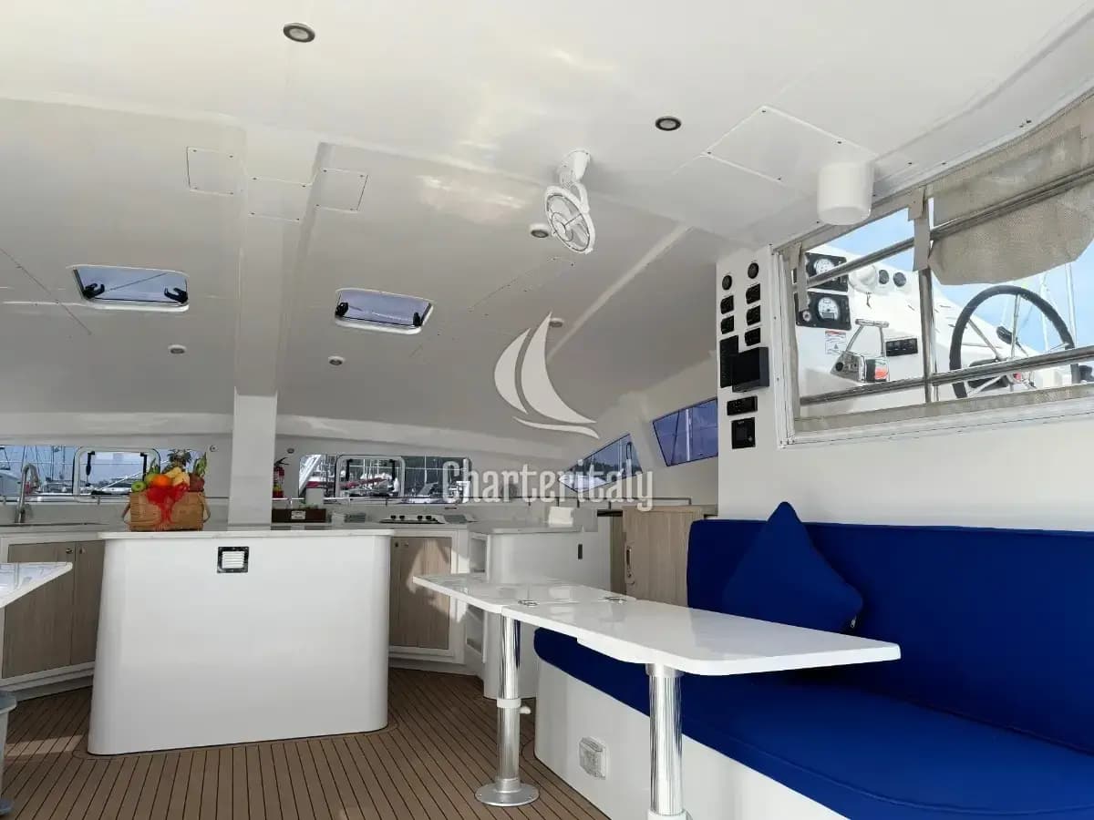 Island Spirit 410 - Isle Phantom - 14