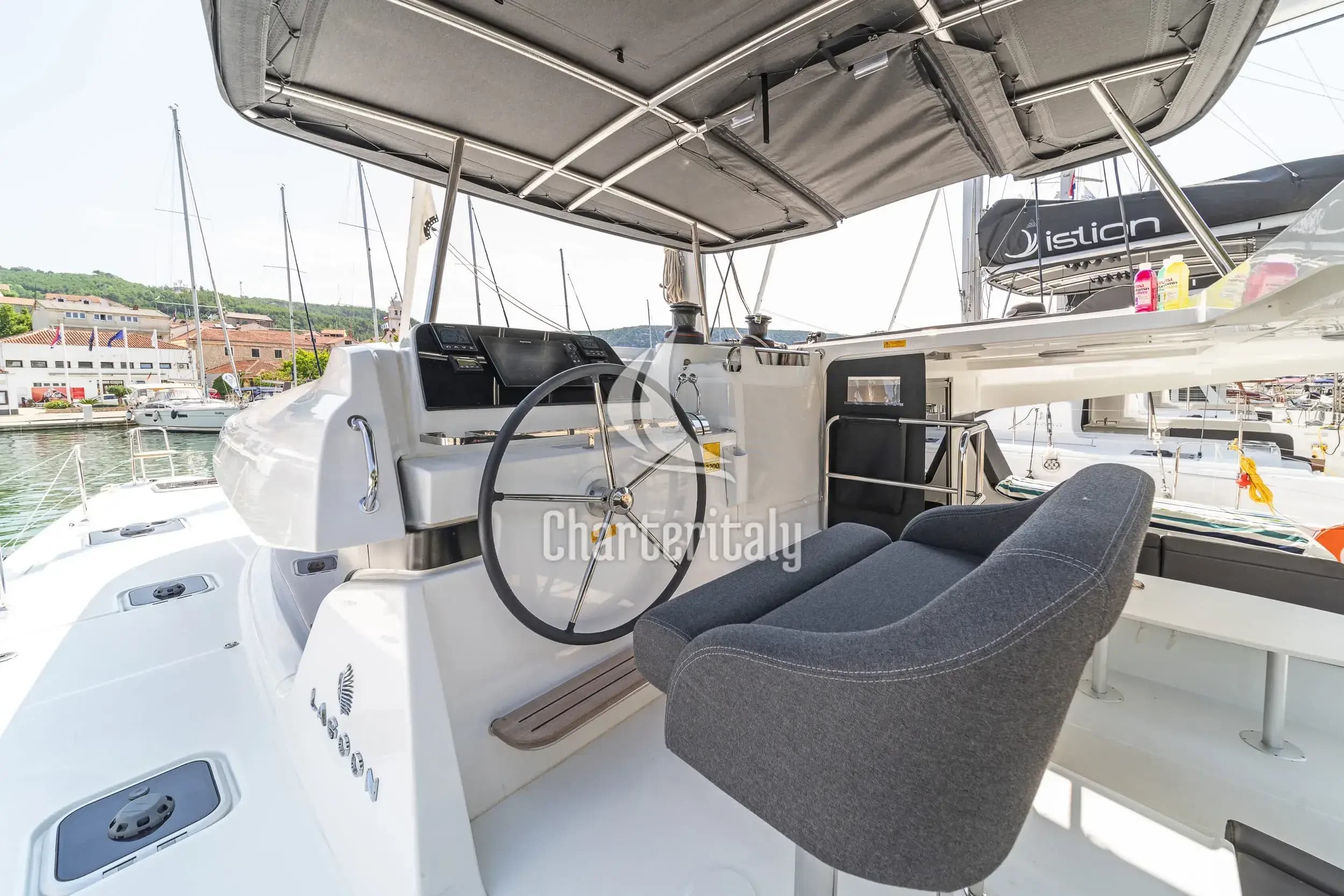 Lagoon 42 - 4 + 2 cab. - First Adventure - 11
