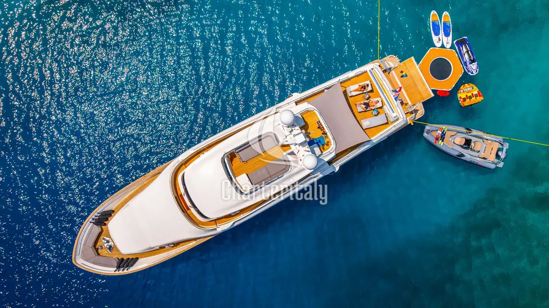 Motoryacht - Klobuk - 2