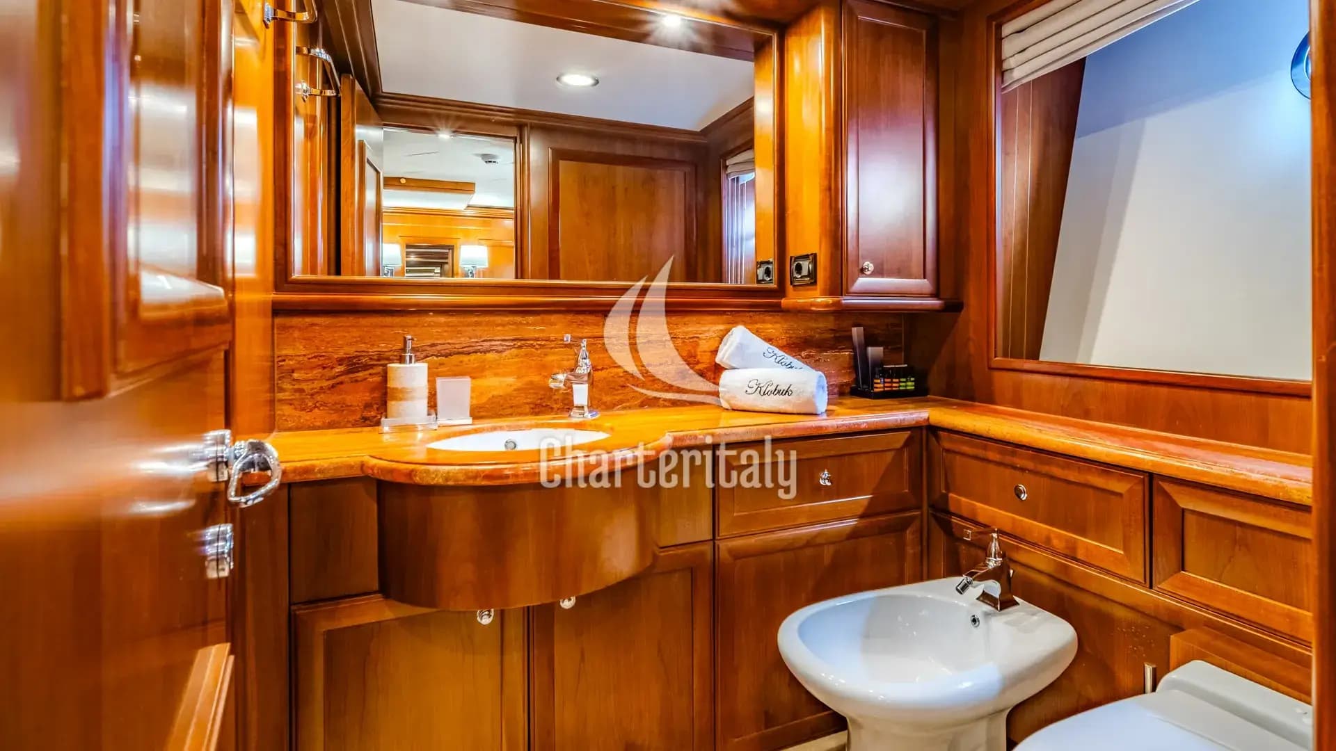 Motoryacht - Klobuk - 29