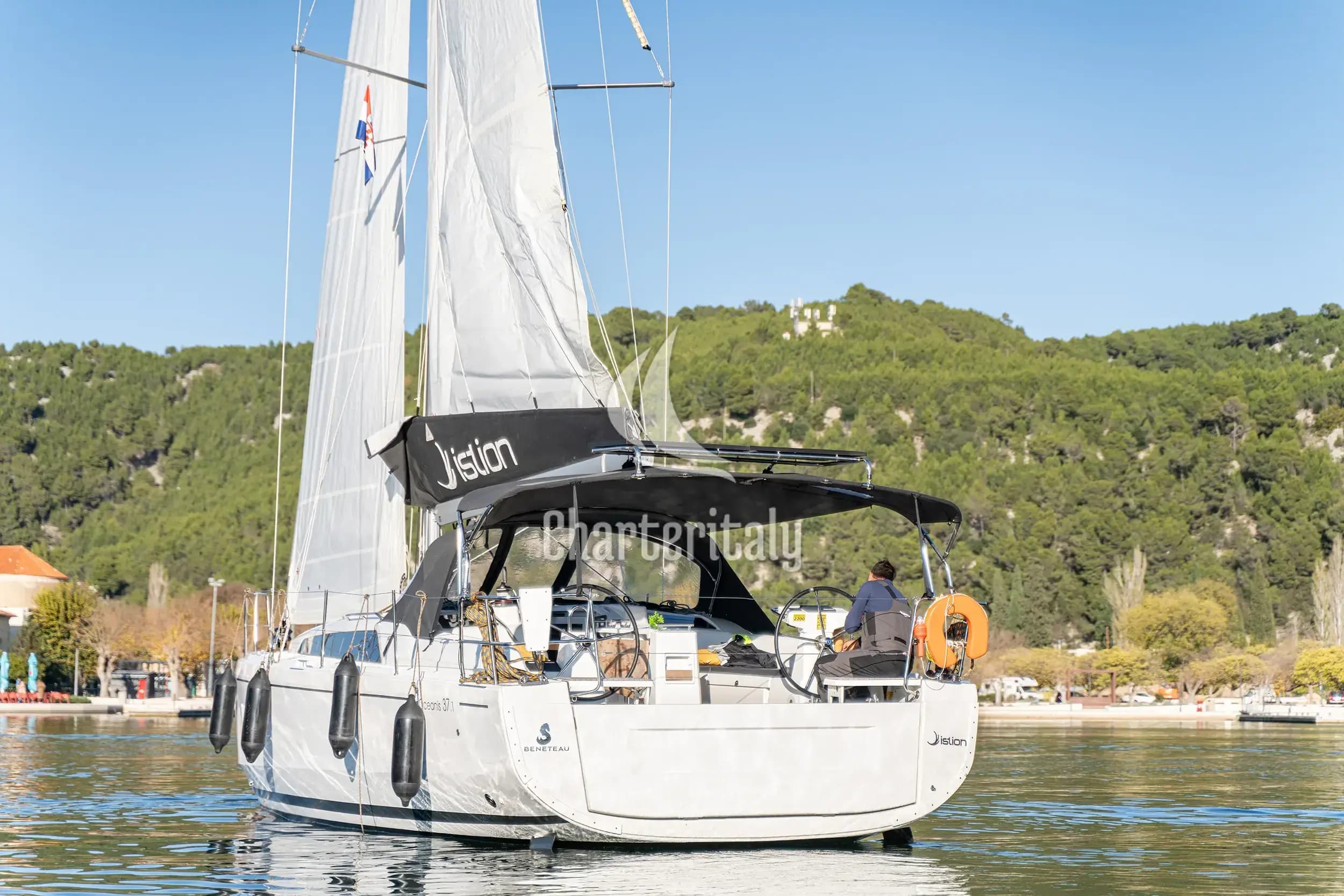 Oceanis 37.1 - First Dream - 15