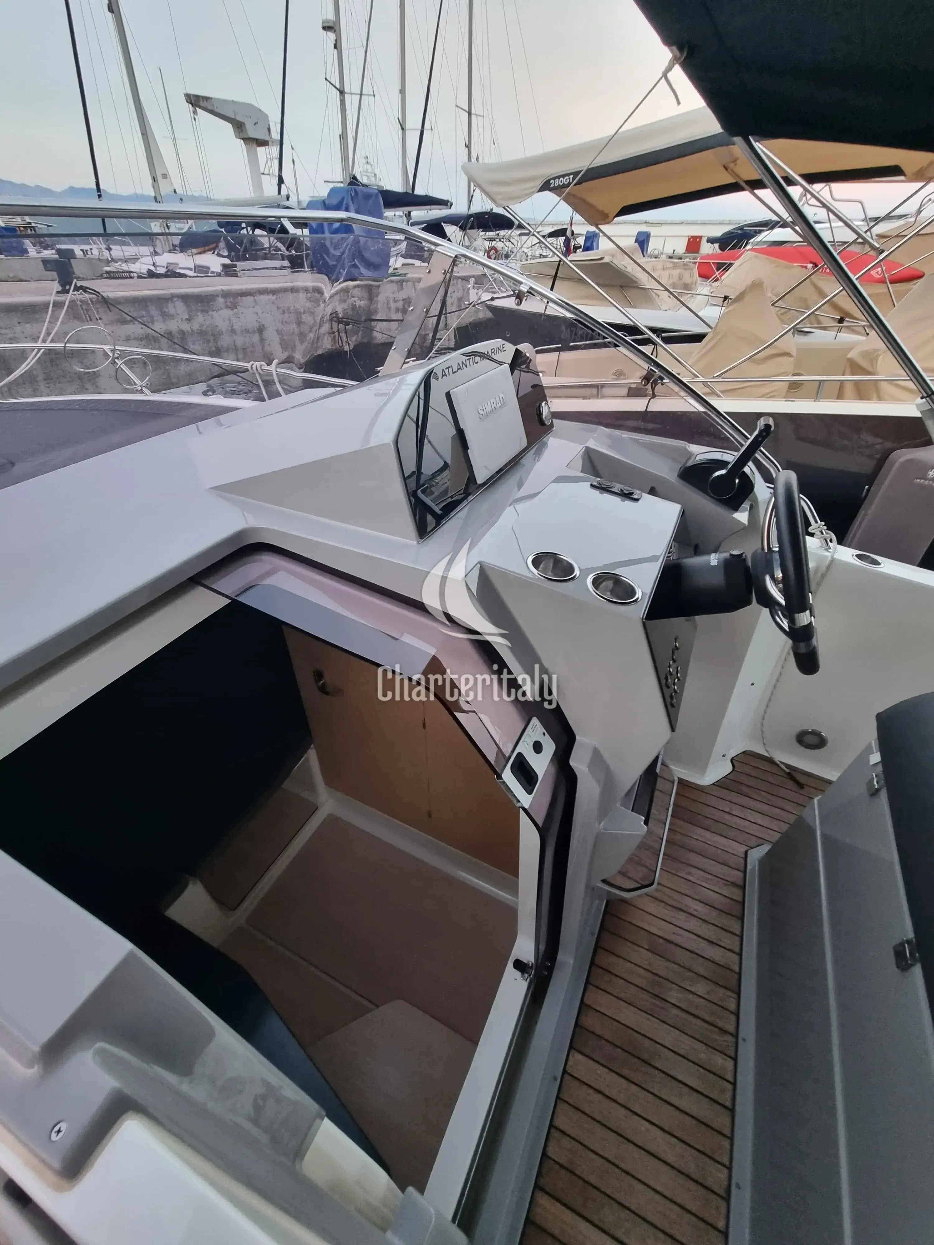 Atlantic Marine Sun Cruiser 730 - Lady Blue - 4