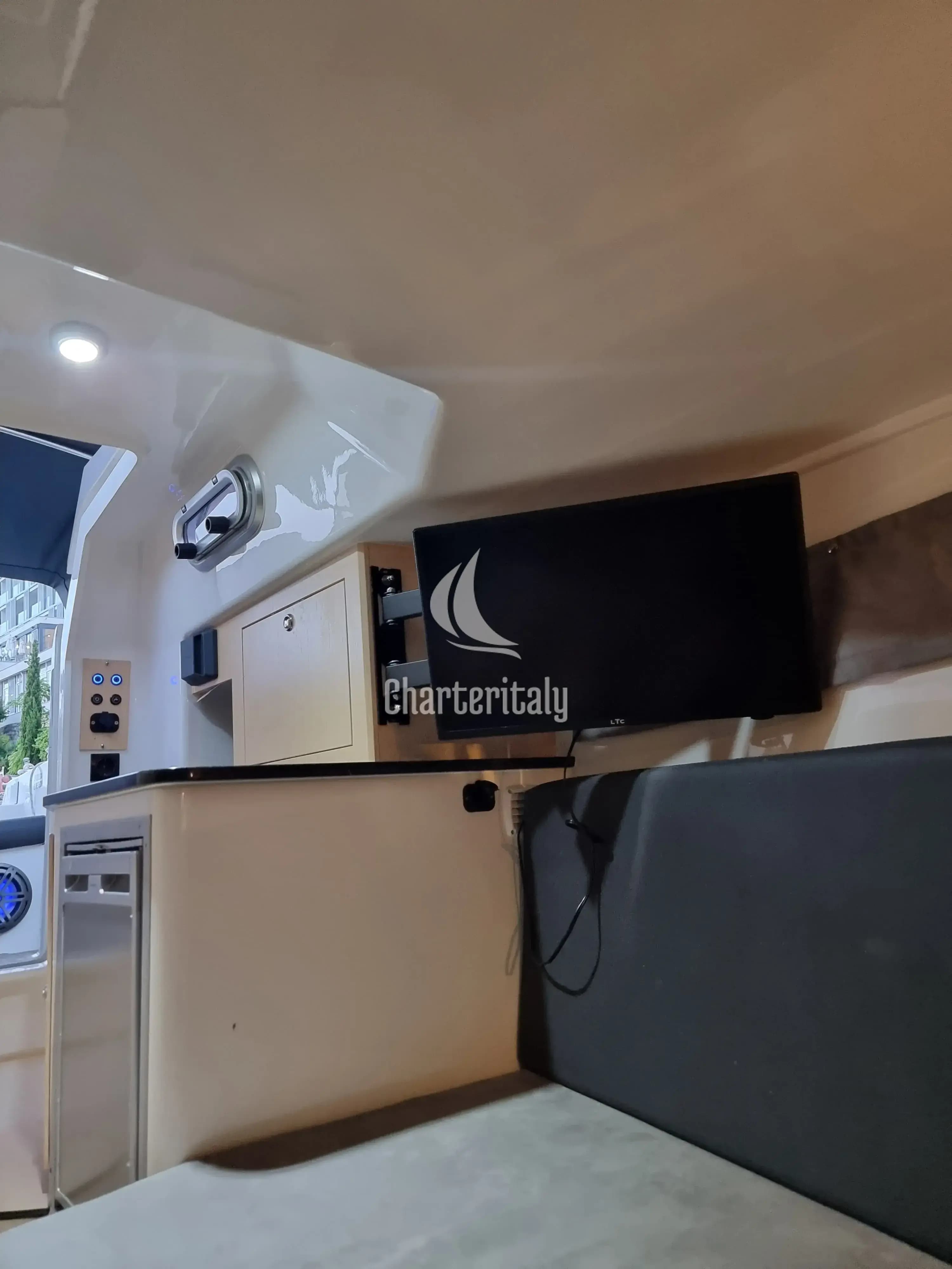 Atlantic Marine Sun Cruiser 730 - Lady Blue - 7