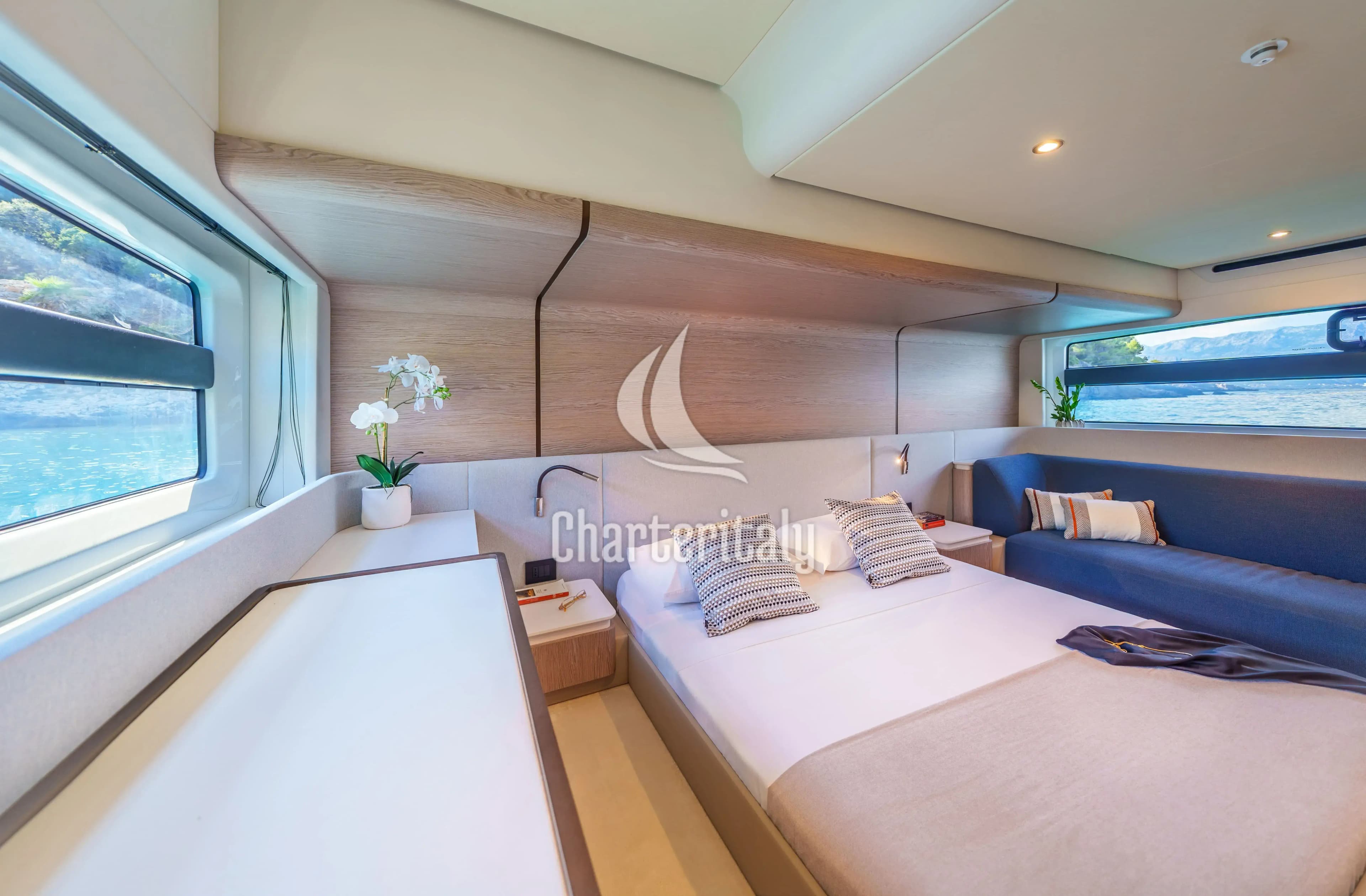 Azimut 53 Fly - White - 19