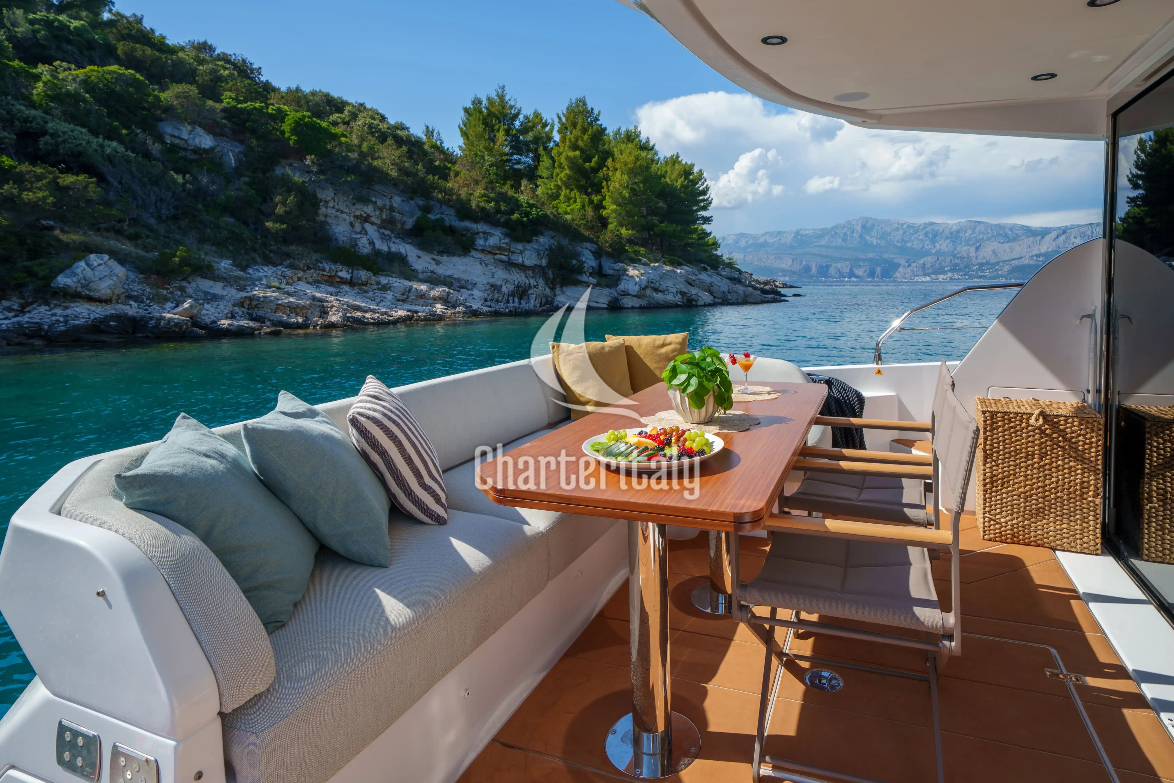 Azimut 53 Fly - White - 12