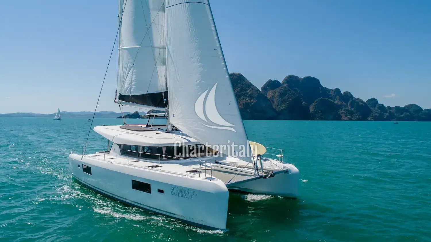Lagoon 42 - Cloud Dancer - 12