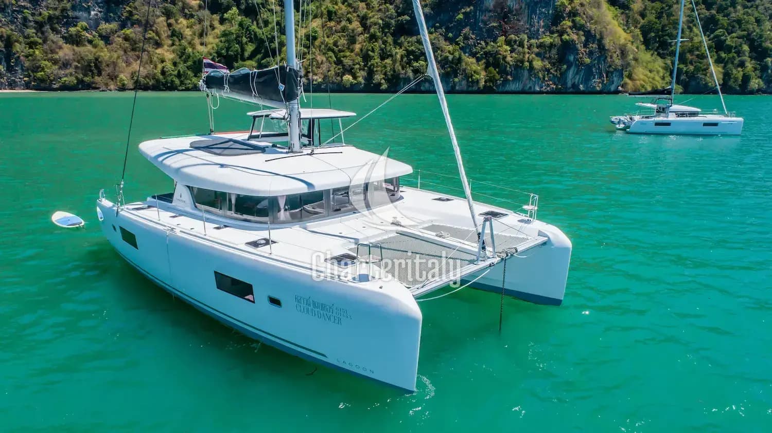 Lagoon 42 - Cloud Dancer - 25