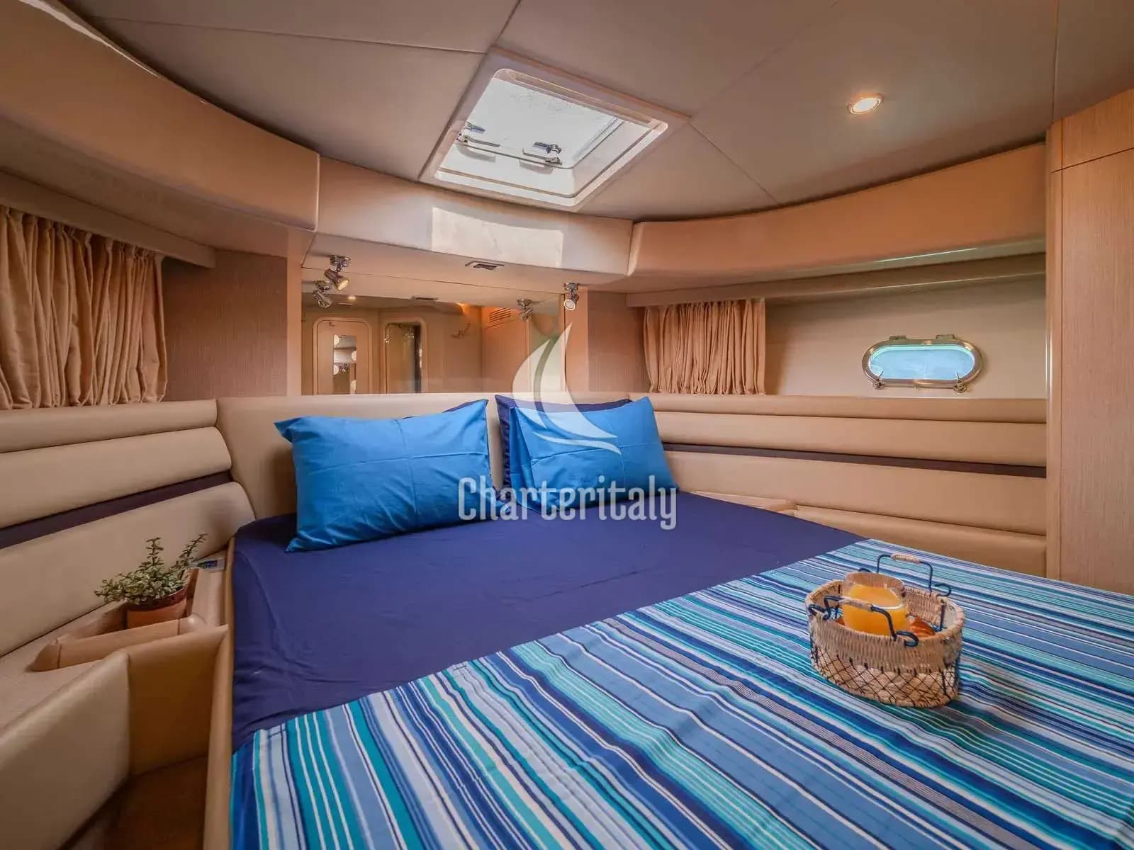 Ferretti 550 - Carte Blanche - 9