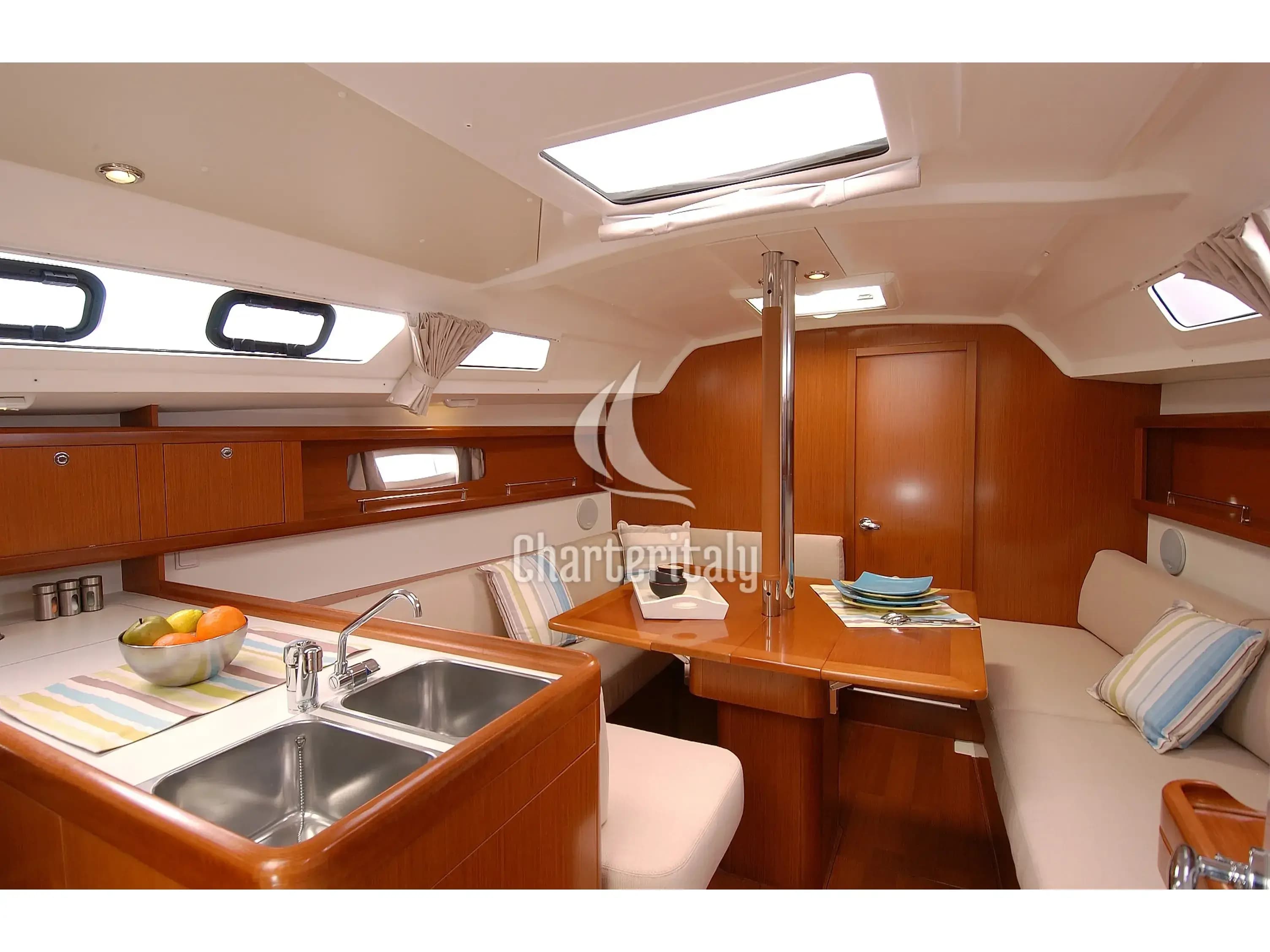 Oceanis 34 - Fun Five - 9