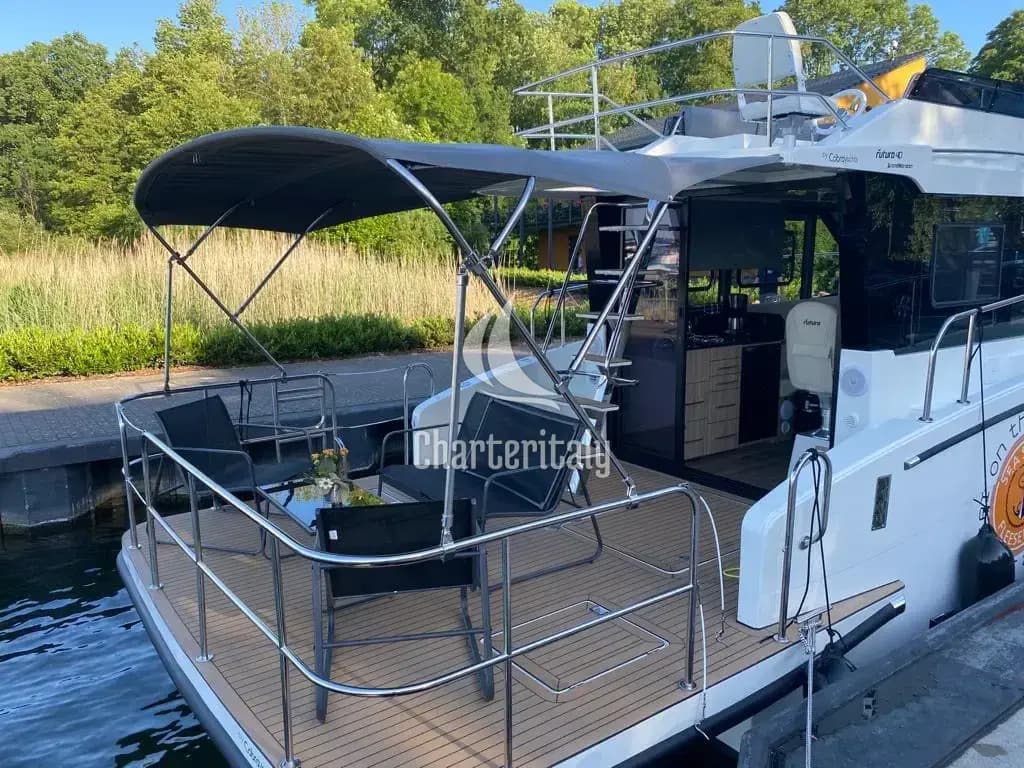 Futura 40 Grand Horizon - Fleesenqueen Two - 4