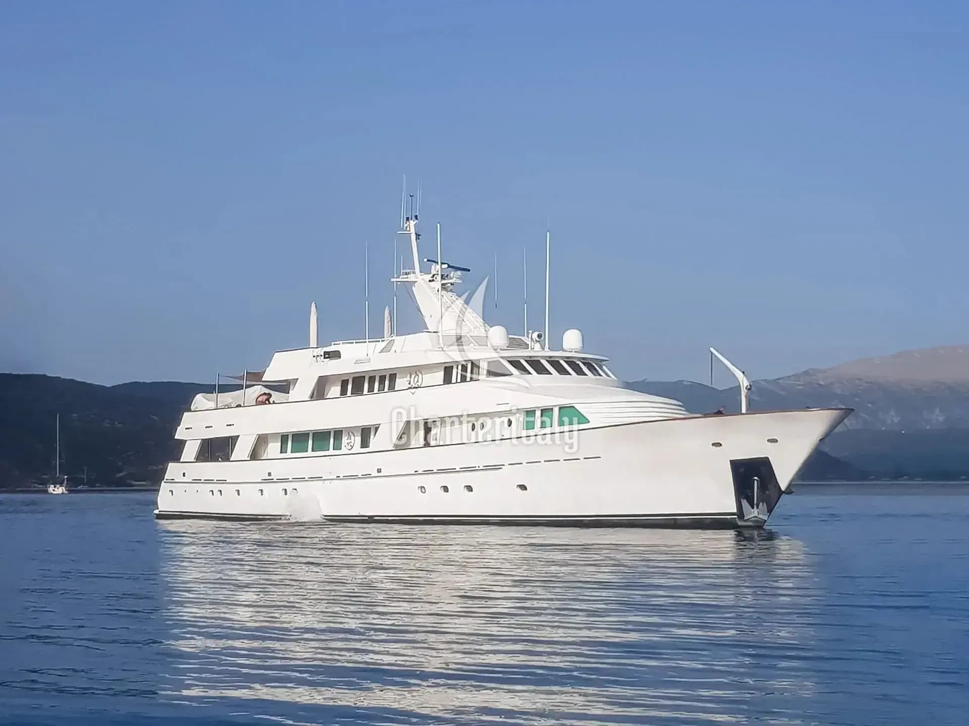 Luxury Motor Yacht - Kokomo Nights - 2