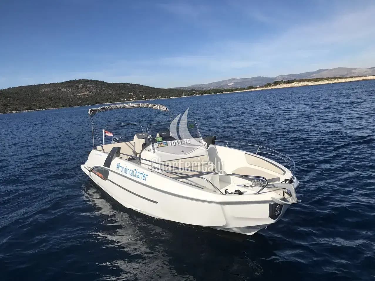 Beneteau Flyer 7.7 Space Deck - Beneath Flyer 7.7 Space Deck - 14