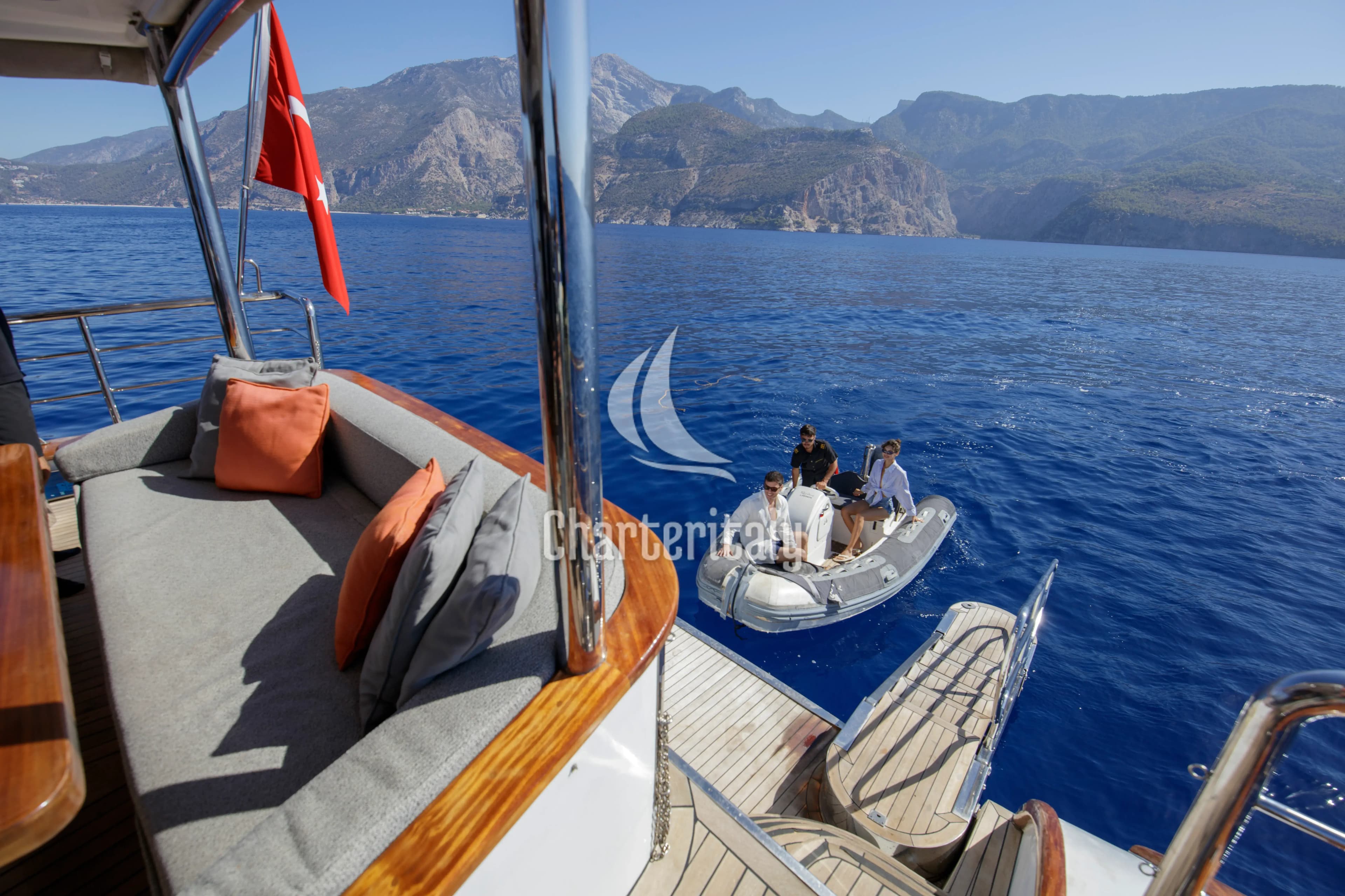 Motor sailer - Premium - 2